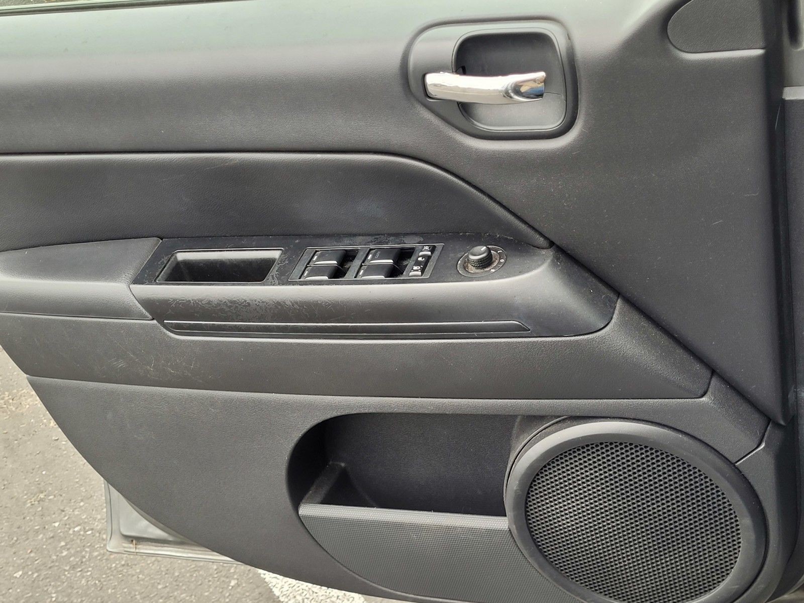 Used 2013 Gray Jeep Latitude image 26