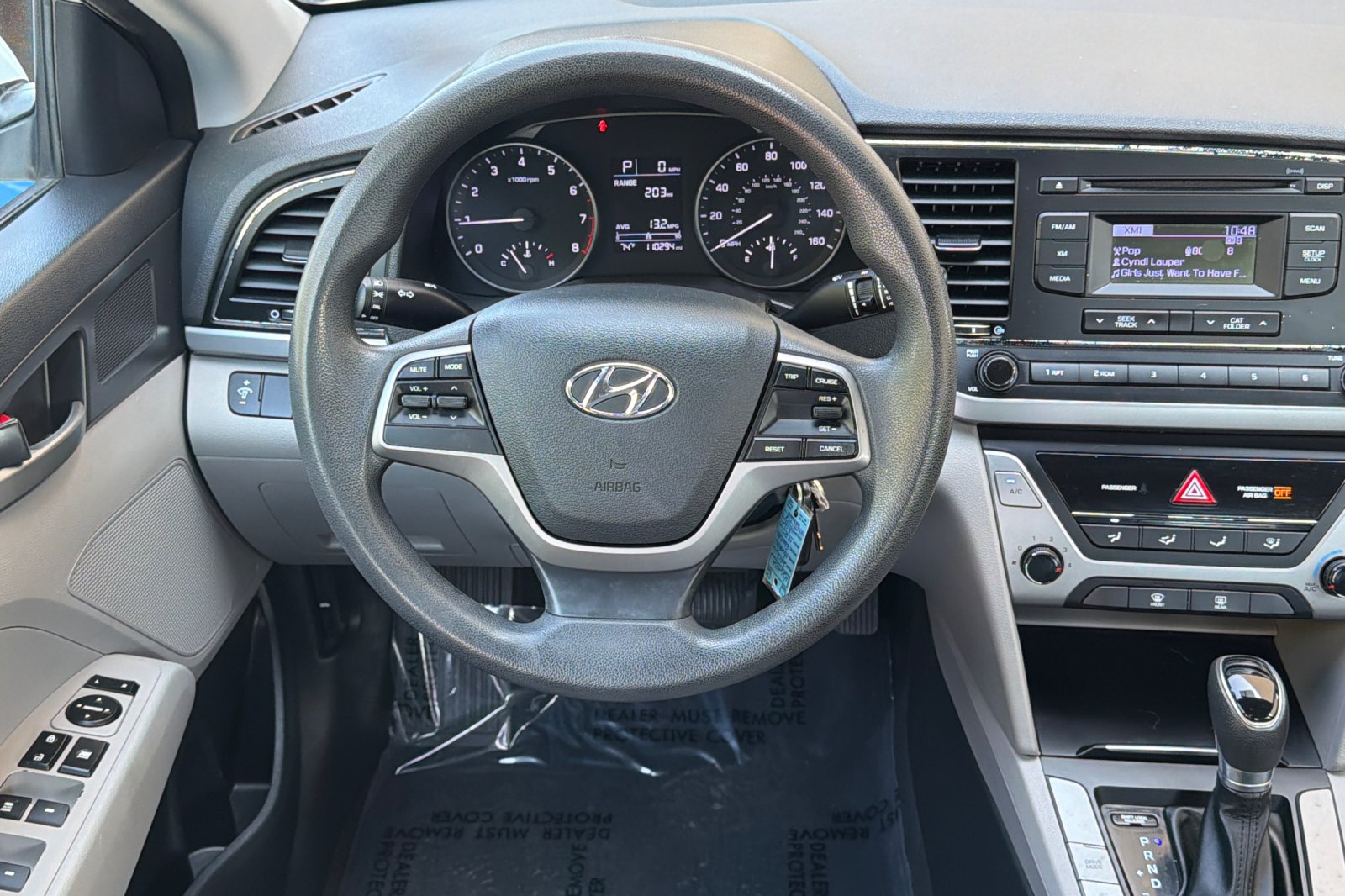 Used 2017 White Hyundai SE image 11