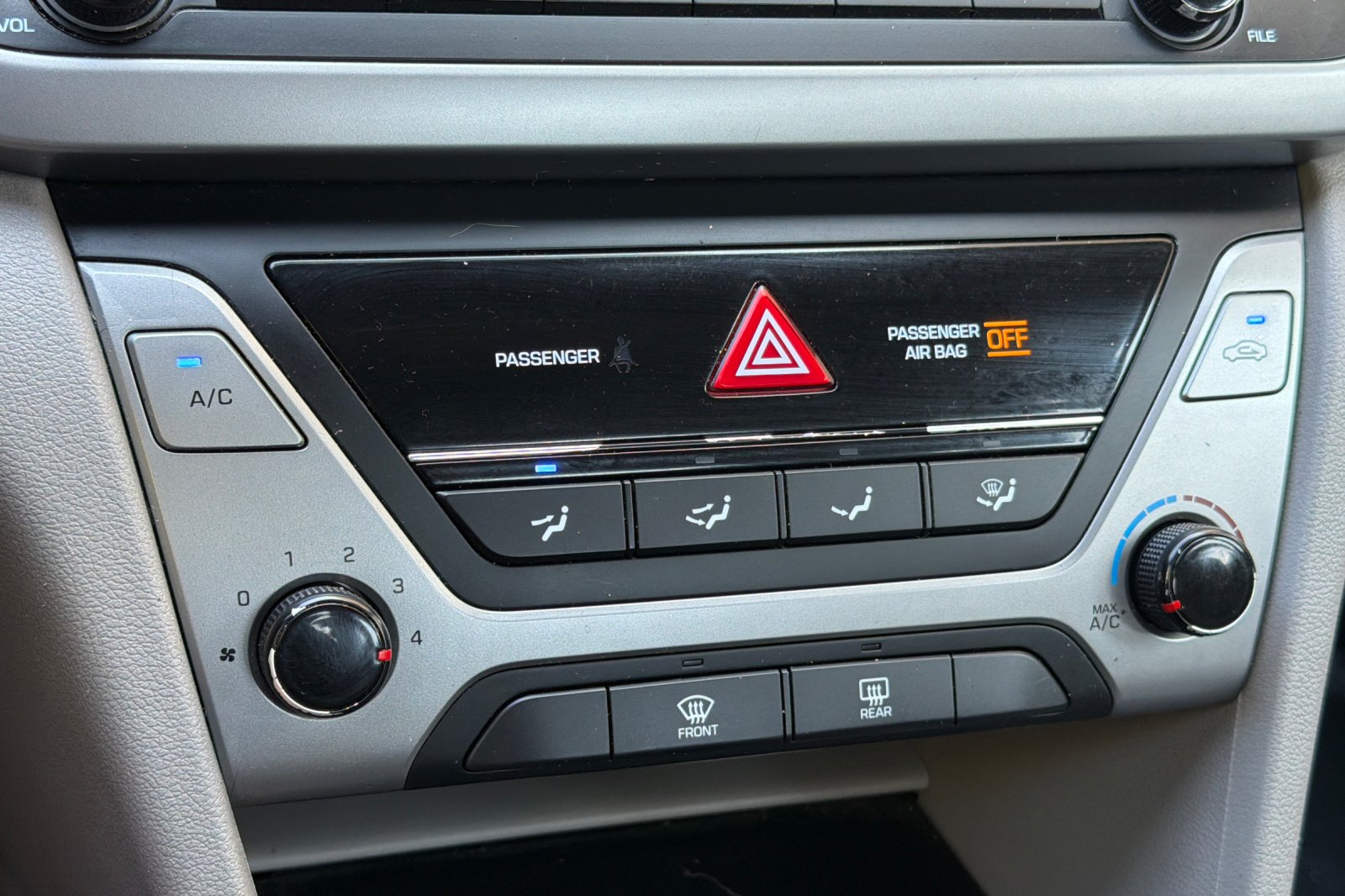 Used 2017 White Hyundai SE image 15