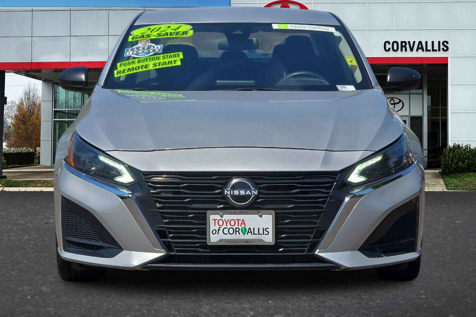Used 2024 Silver Nissan 2.5 SV image 9
