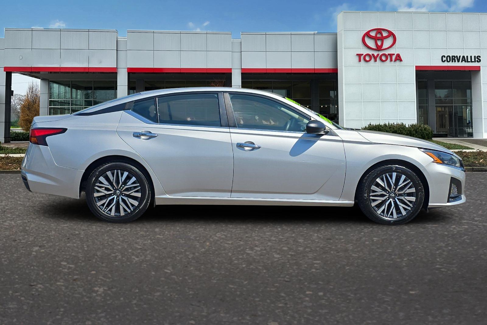Used 2024 Silver Nissan 2.5 SV image 3