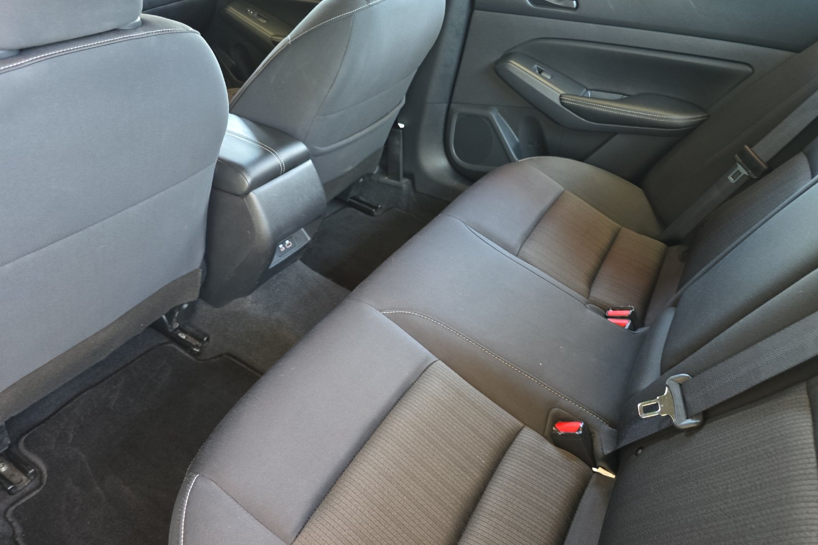 Used 2024 Silver Nissan 2.5 SV image 12