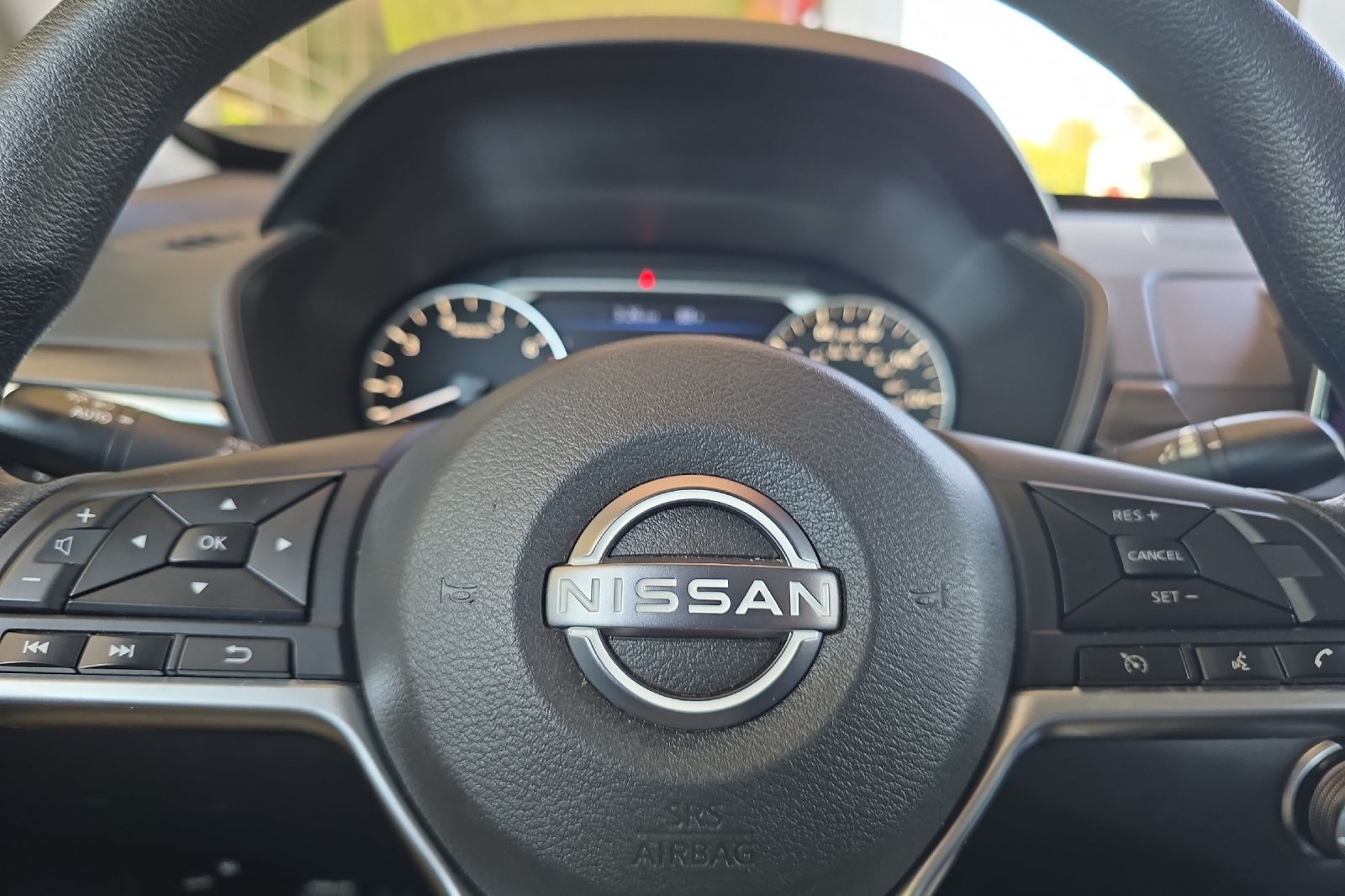 Used 2024 Silver Nissan 2.5 SV image 22