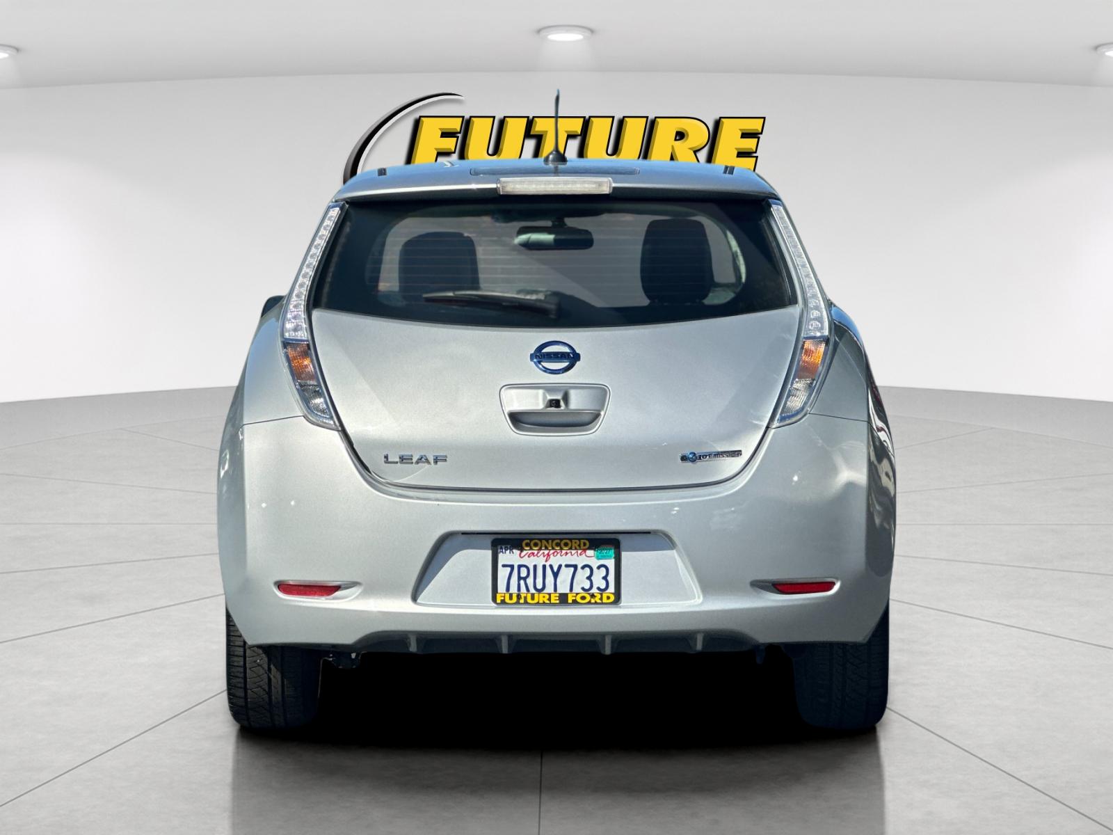 Used 2013 Silver Nissan SL image 4