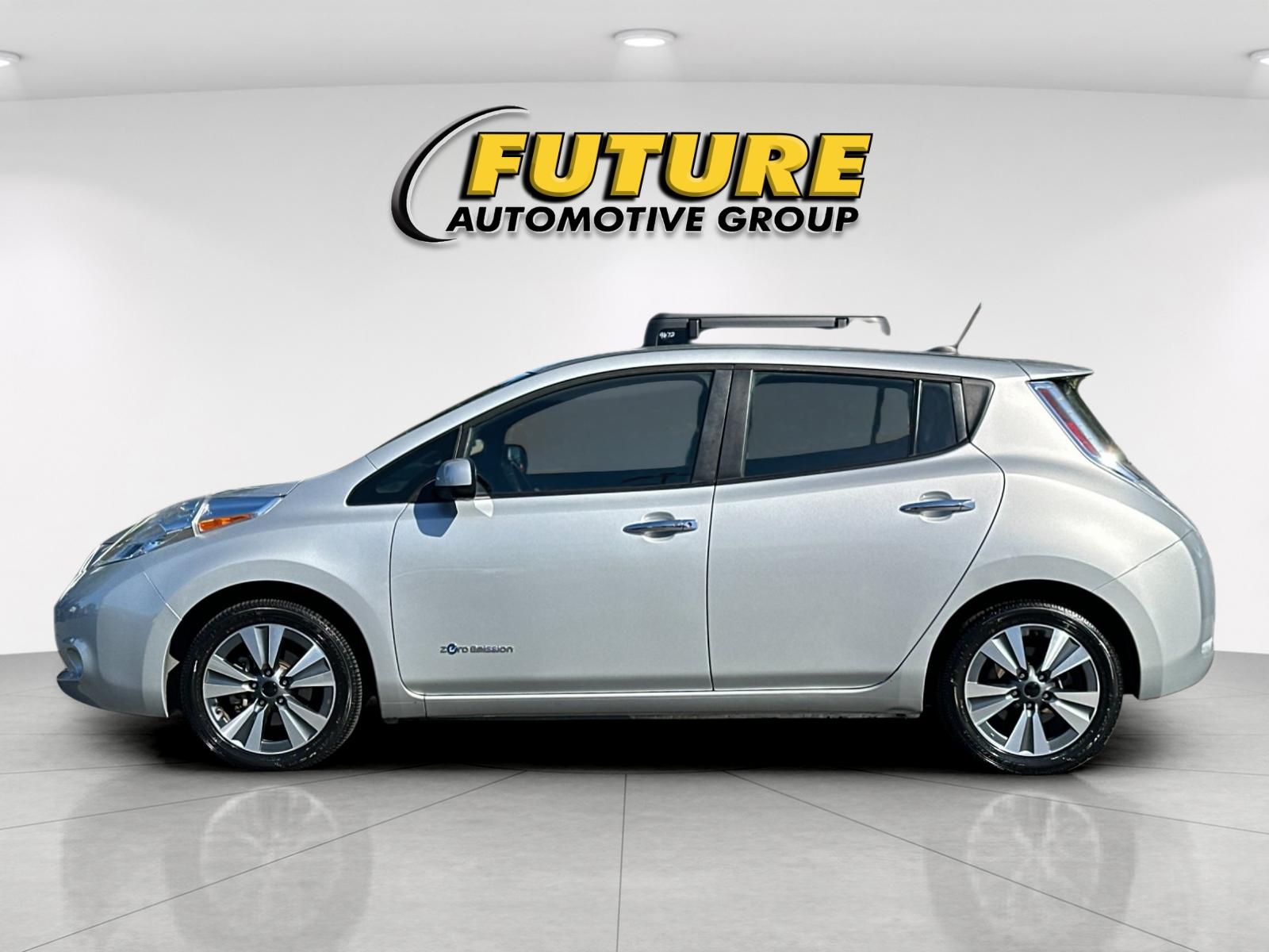 Used 2013 Silver Nissan SL image 6