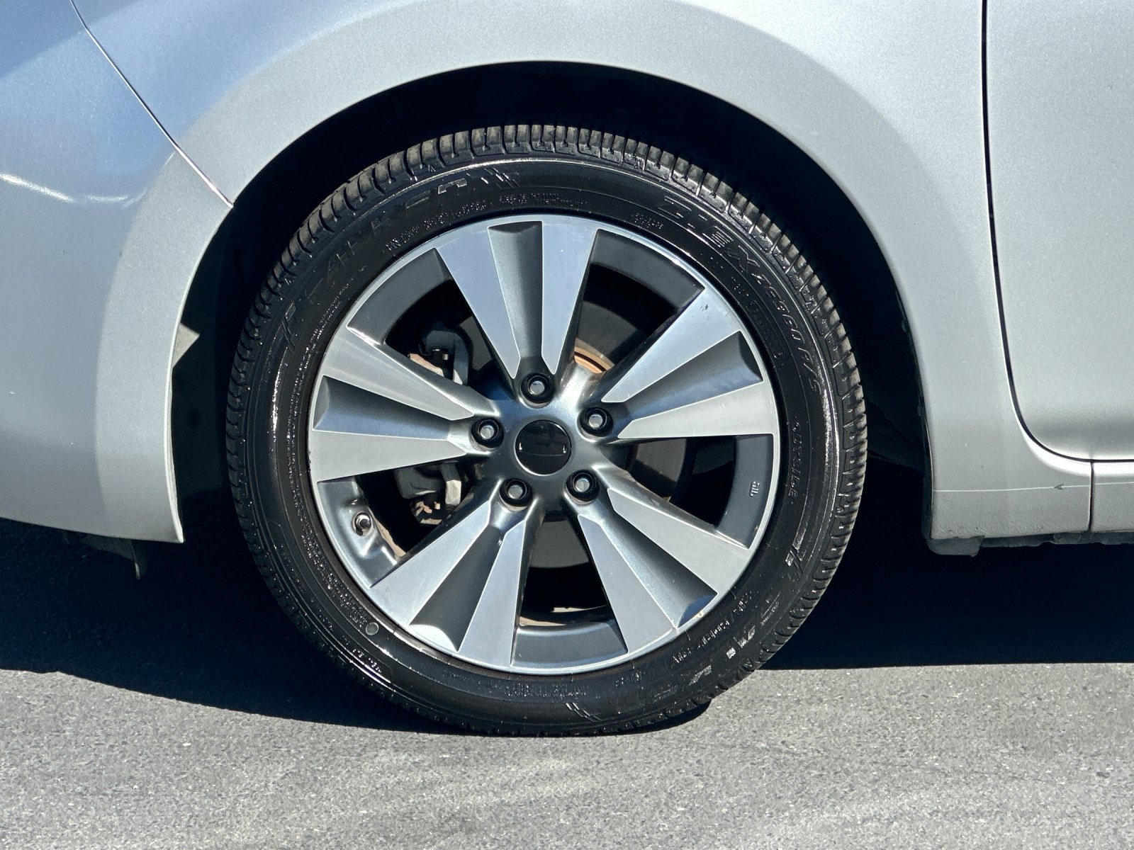 Used 2013 Silver Nissan SL image 25