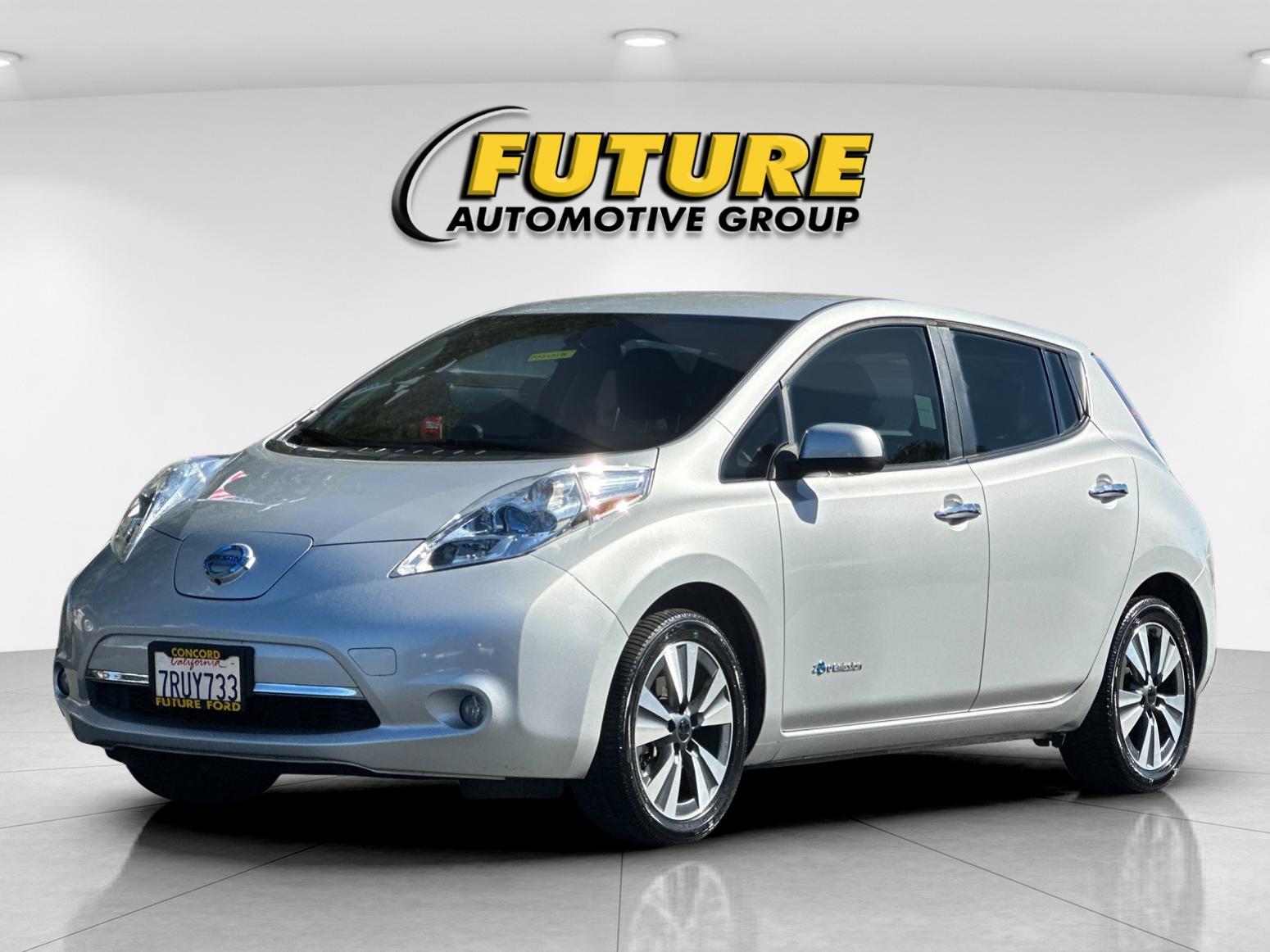 Used 2013 Silver Nissan SL image 7