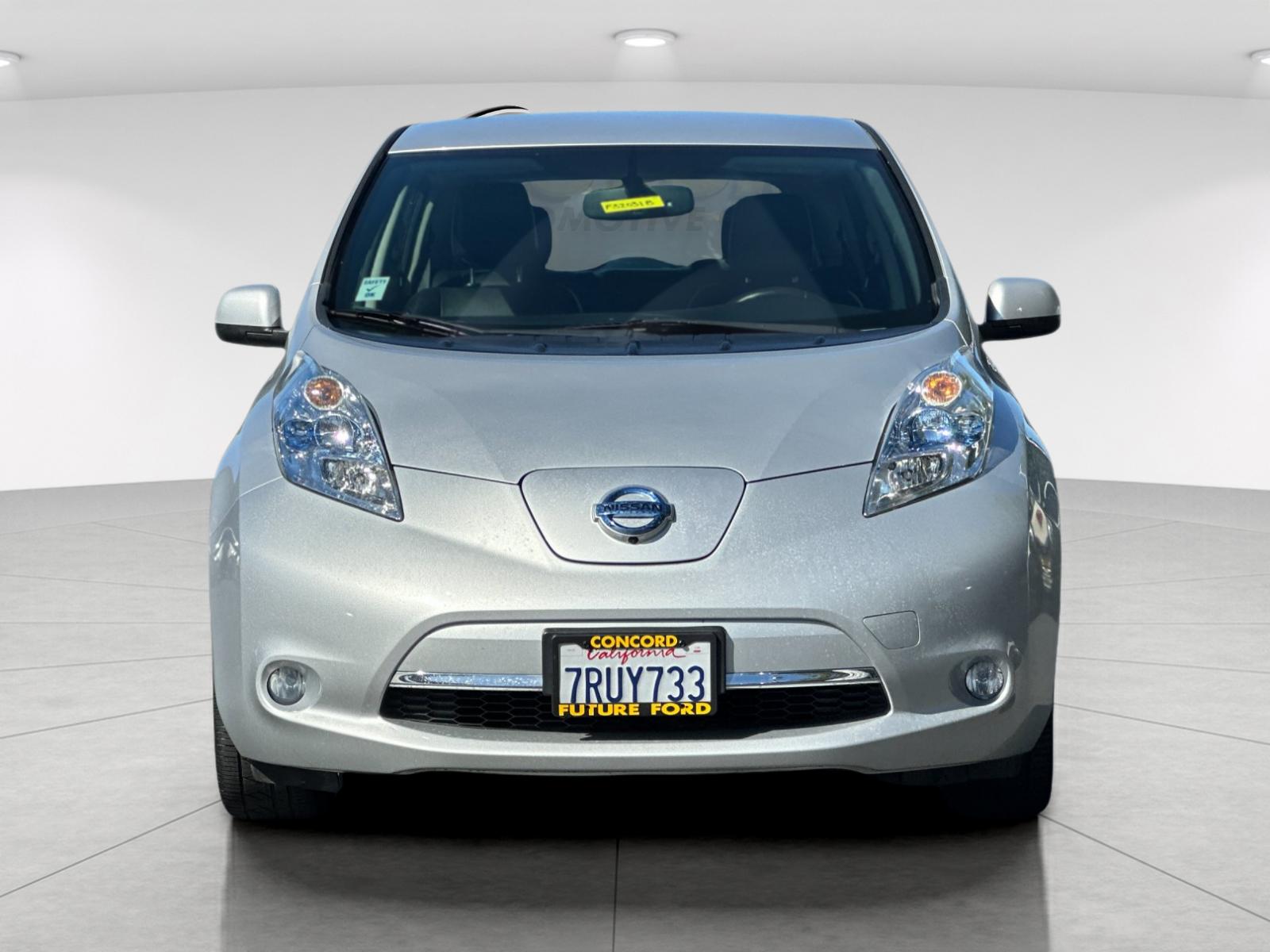 Used 2013 Silver Nissan SL image 8