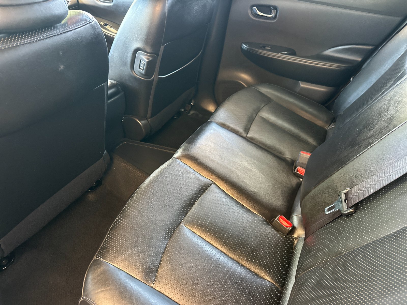 Used 2013 Silver Nissan SL image 11