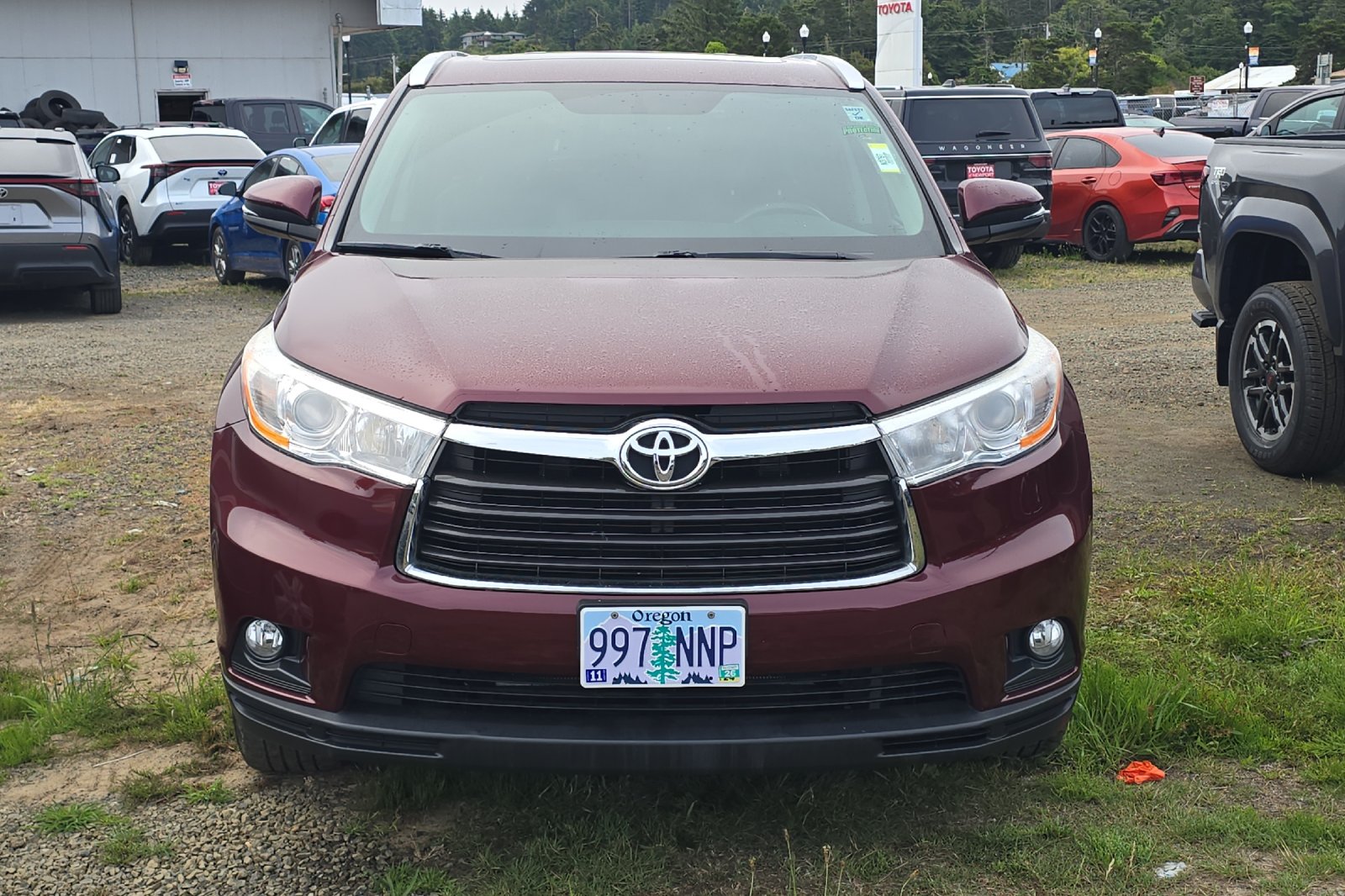 Used 2014 Red Toyota XLE V6 image 3