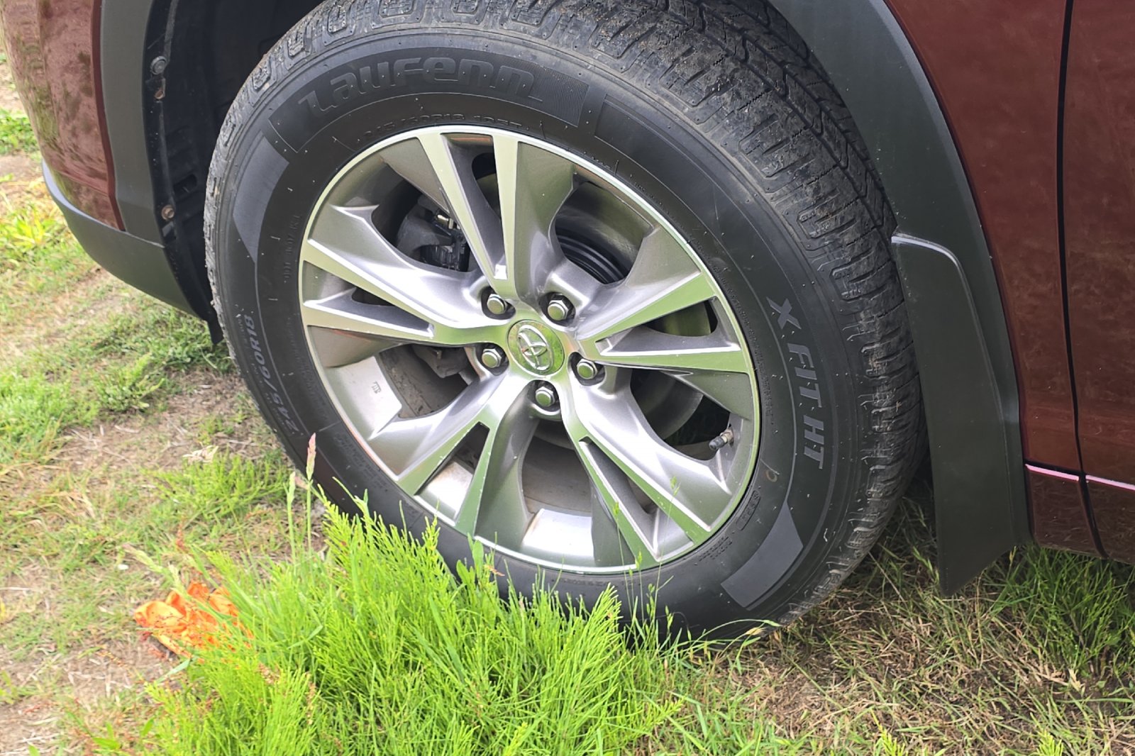 Used 2014 Red Toyota XLE V6 image 9