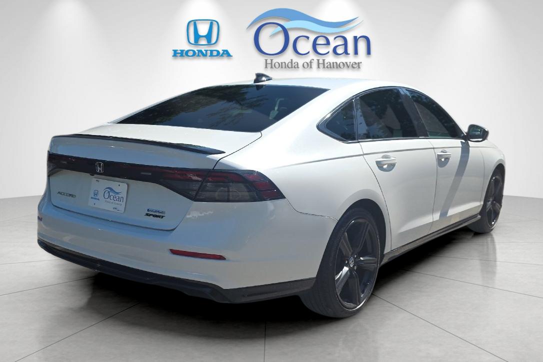 Used 2025 Platinum White Pearl Honda Sport-L image 3