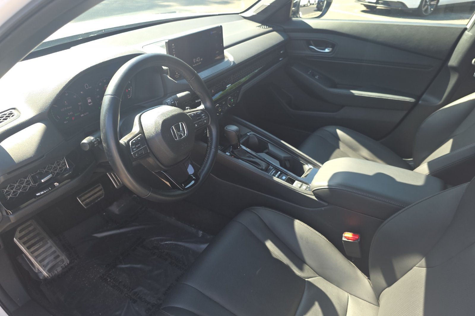 Used 2025 Platinum White Pearl Honda Sport-L image 11