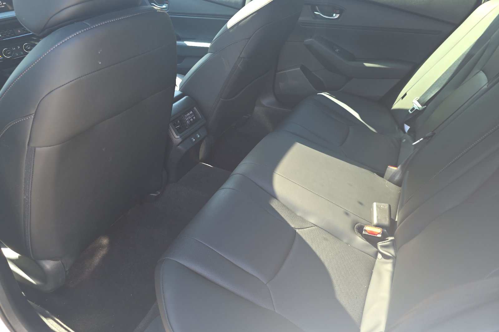 Used 2025 Platinum White Pearl Honda Sport-L image 13