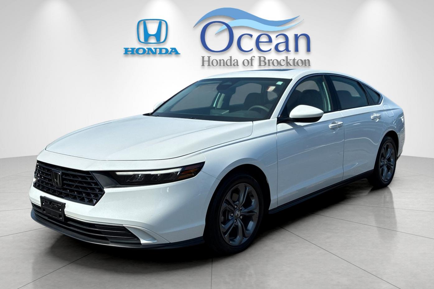 Used 2024 Platinum White Pearl Honda EX image 7