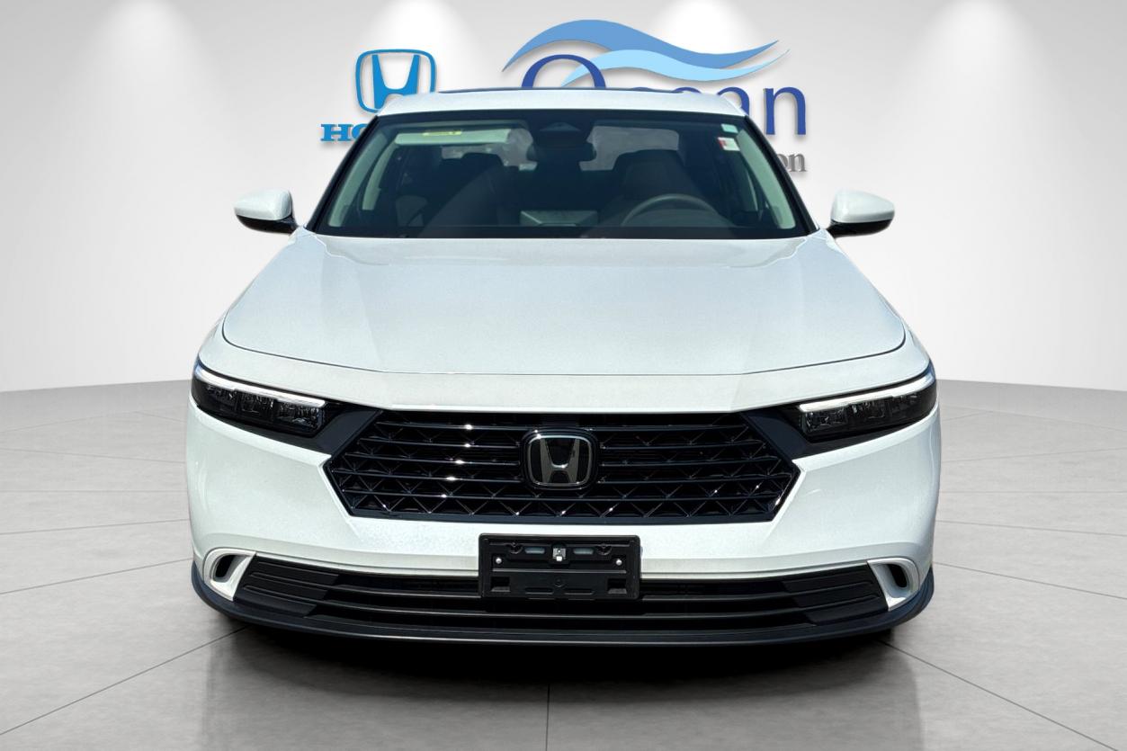 Used 2024 Platinum White Pearl Honda EX image 8