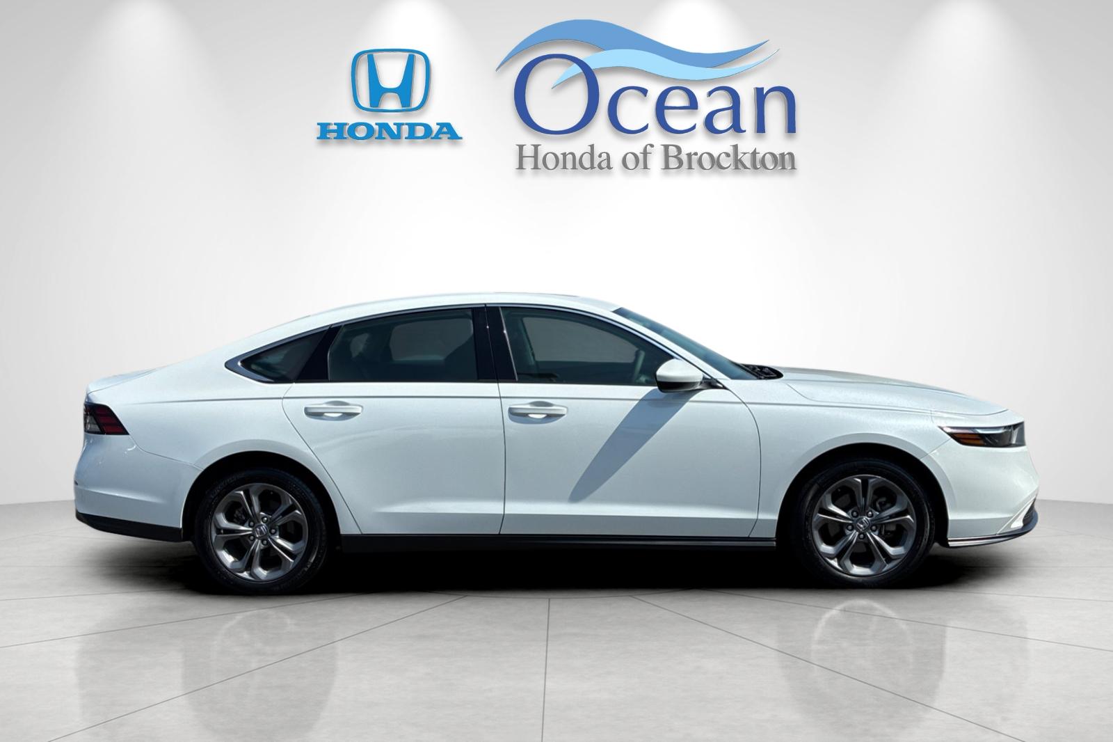 Used 2024 Platinum White Pearl Honda EX image 2