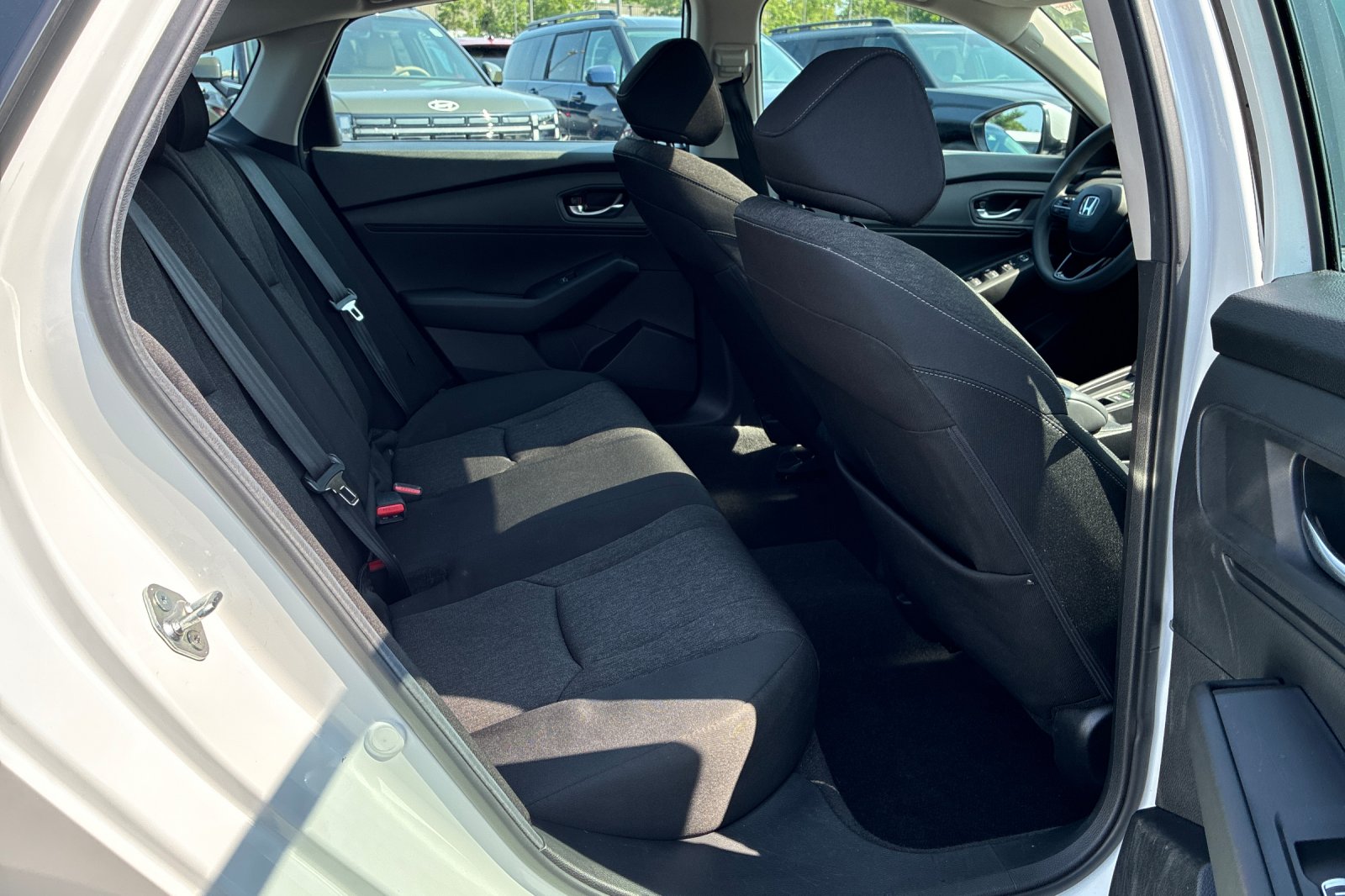 Used 2024 Platinum White Pearl Honda EX image 16