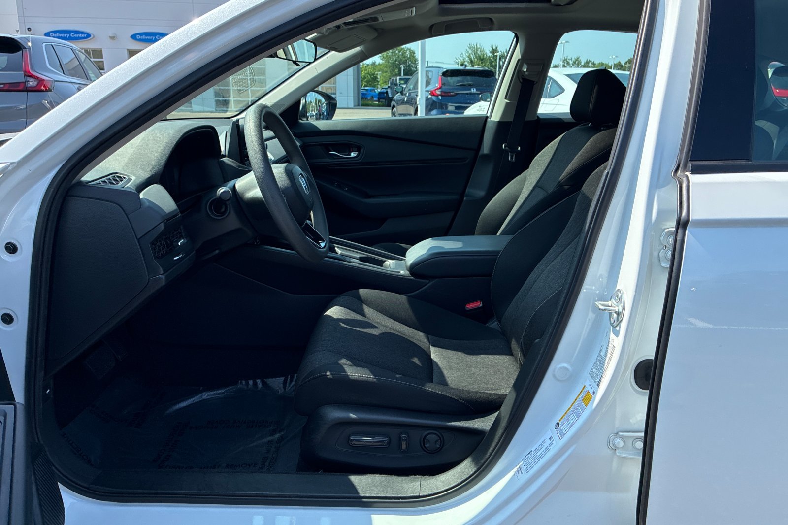 Used 2024 Platinum White Pearl Honda EX image 9