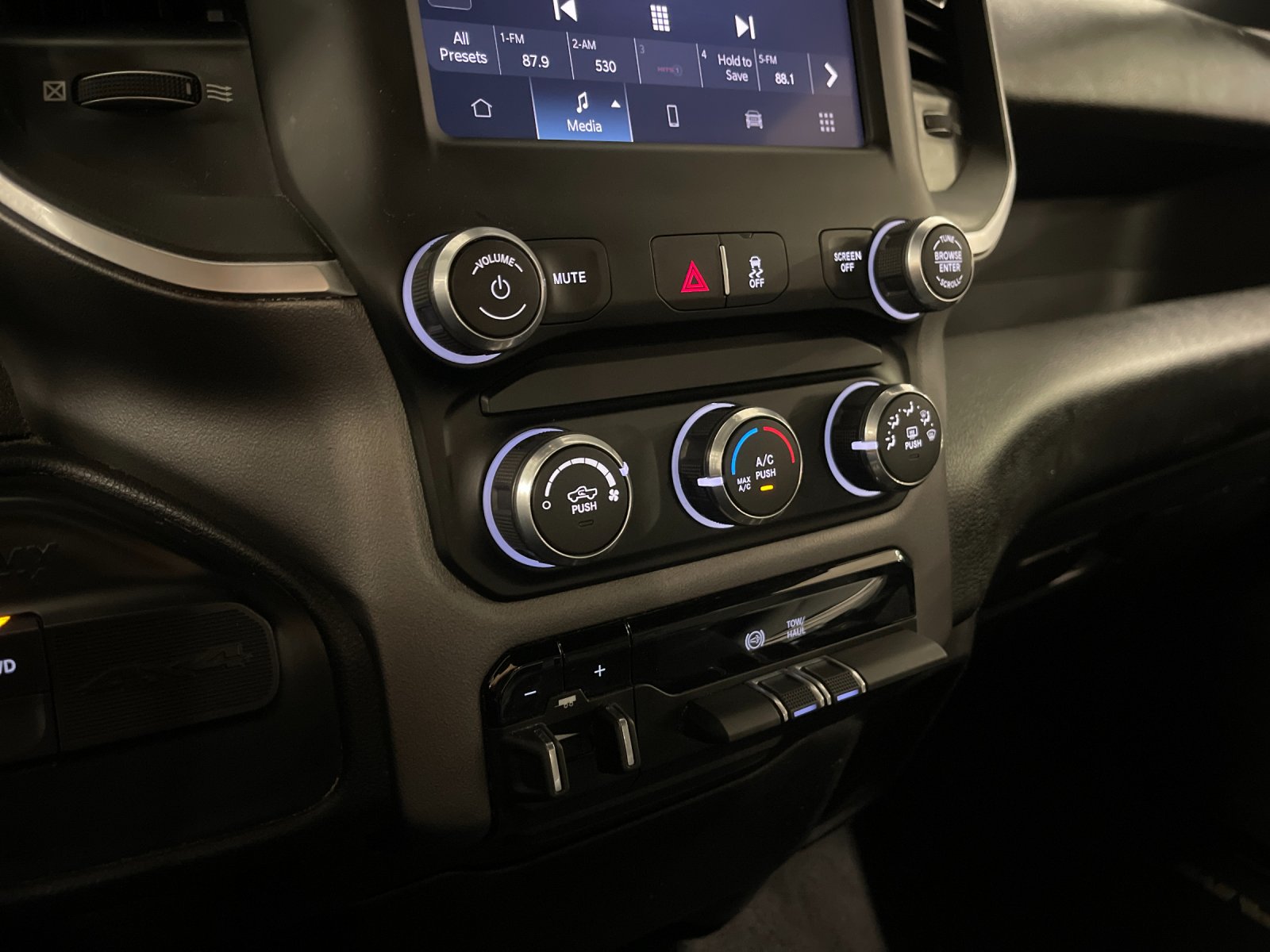 Used 2022 Silver Ram Big Horn image 21