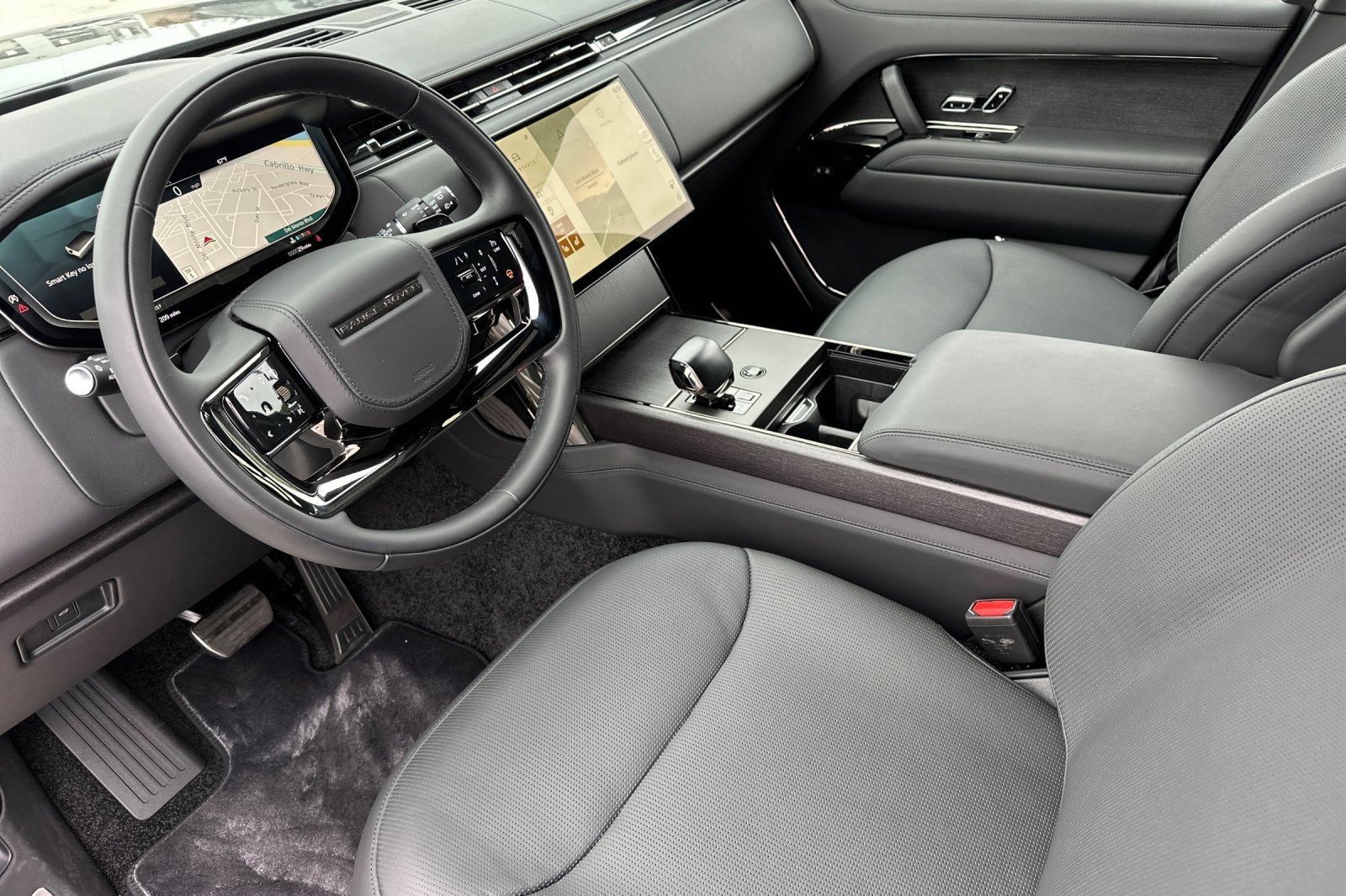New 2026 Narvik Black Land Rover SV image 10