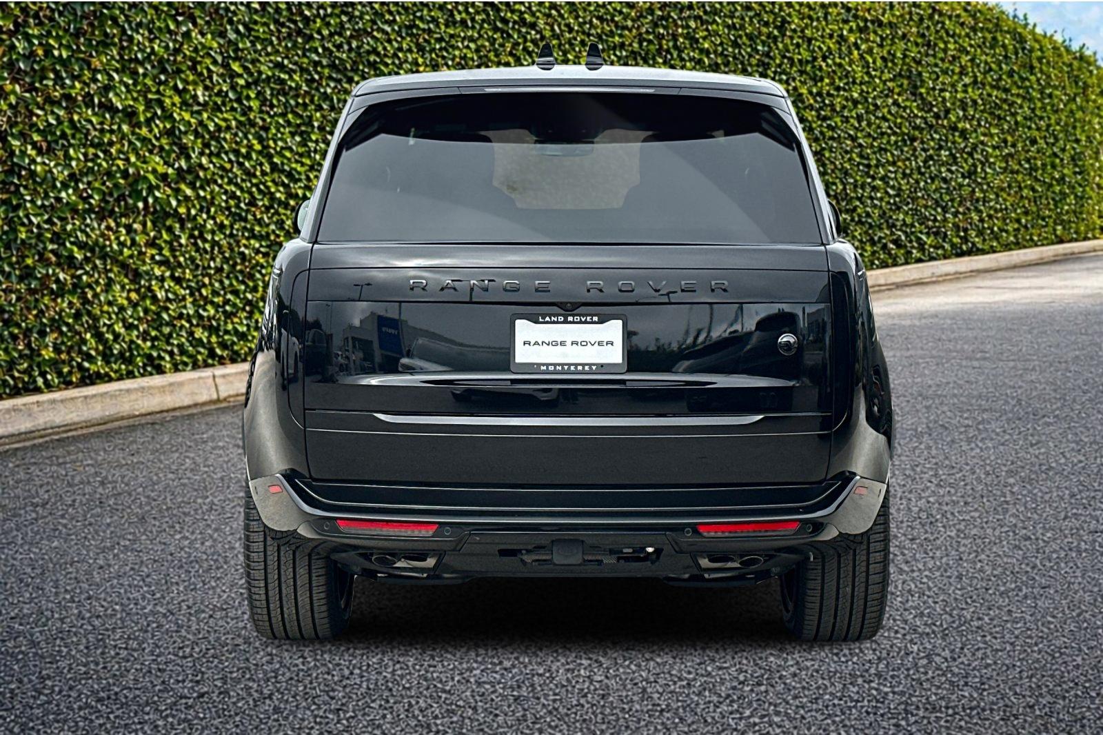 New 2026 Narvik Black Land Rover SV image 5