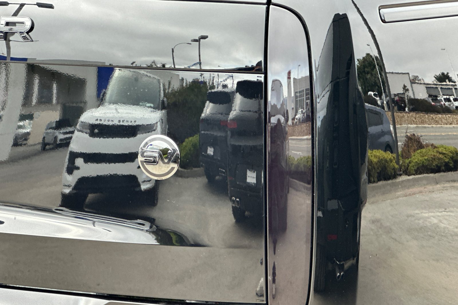 New 2026 Narvik Black Land Rover SV image 27