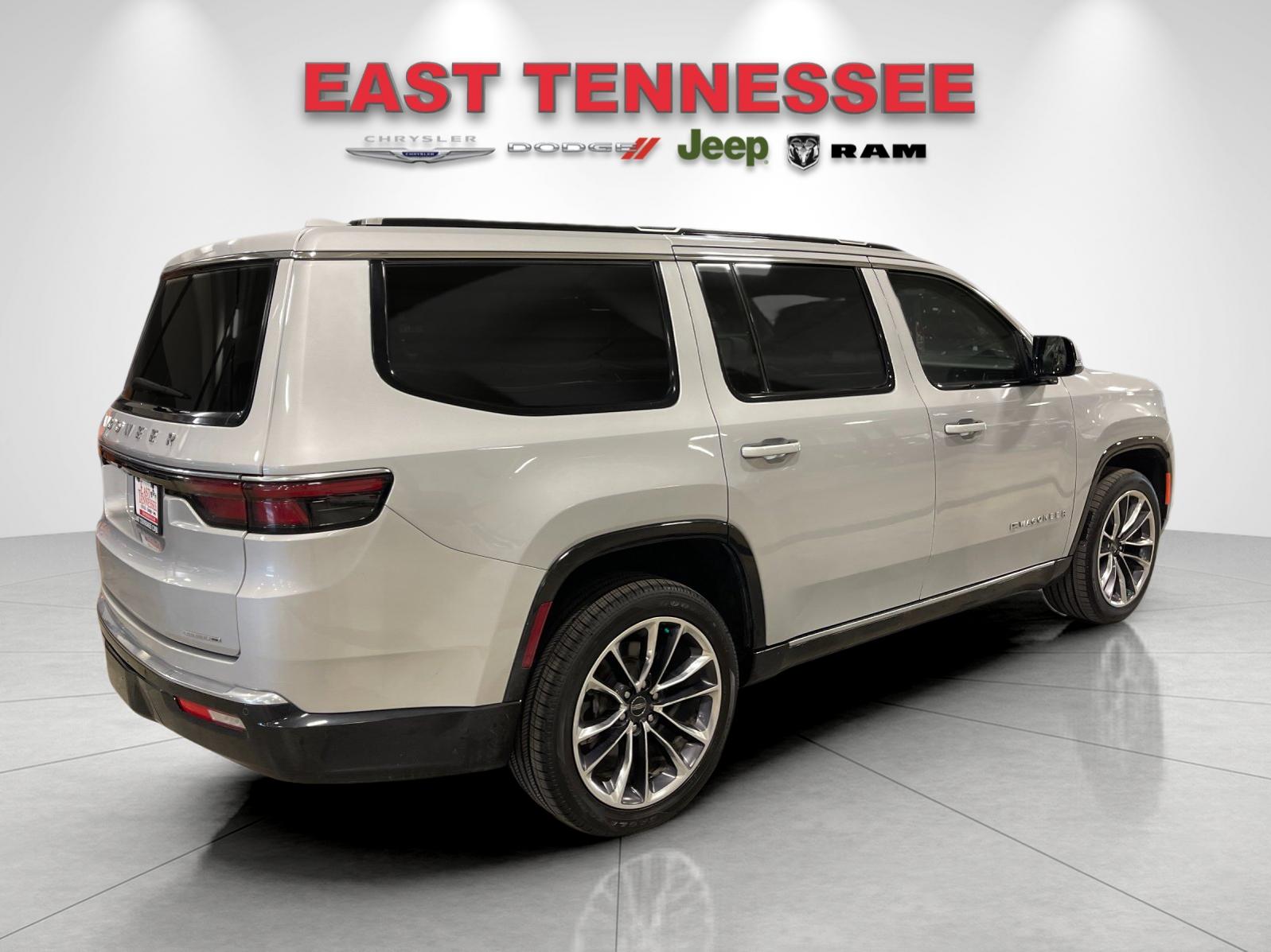 Used 2022 Silver Jeep Series III image 3