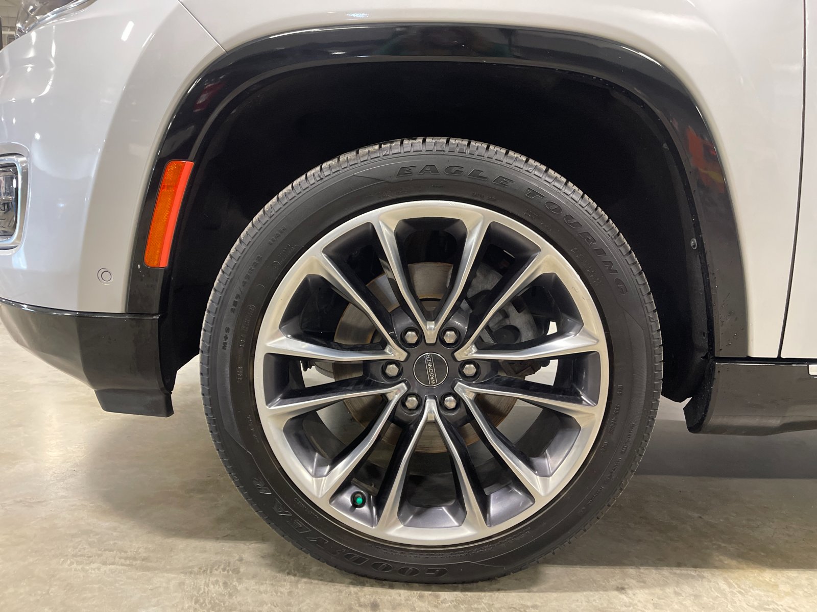 Used 2022 Silver Jeep Series III image 33