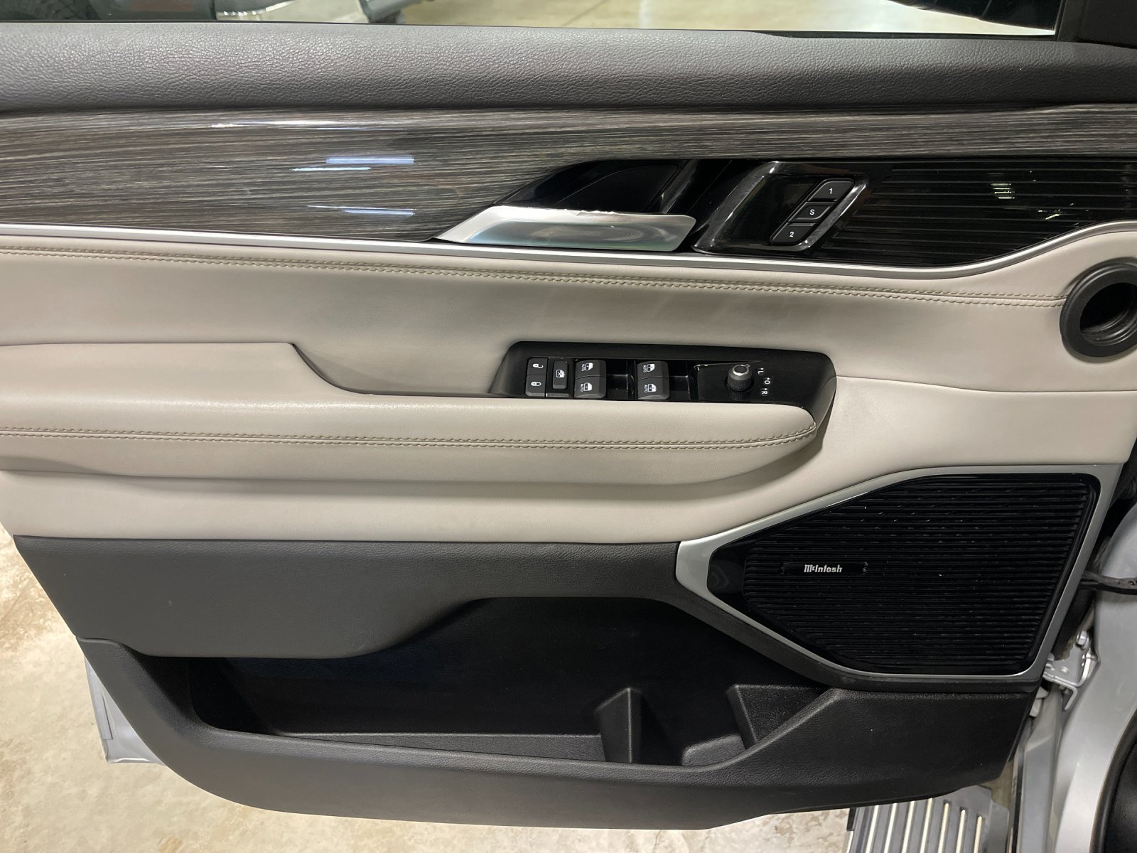 Used 2022 Silver Jeep Series III image 12