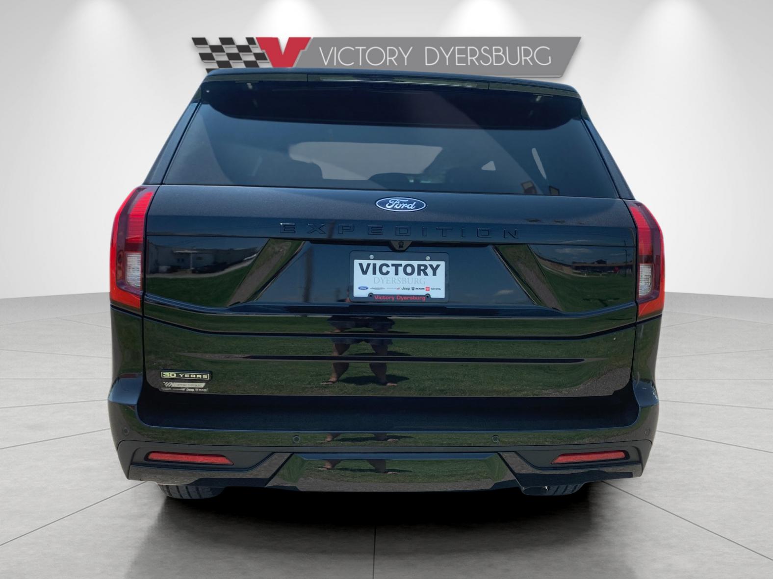 New 2027 Agate Black Metallic Ford Platinum image 5