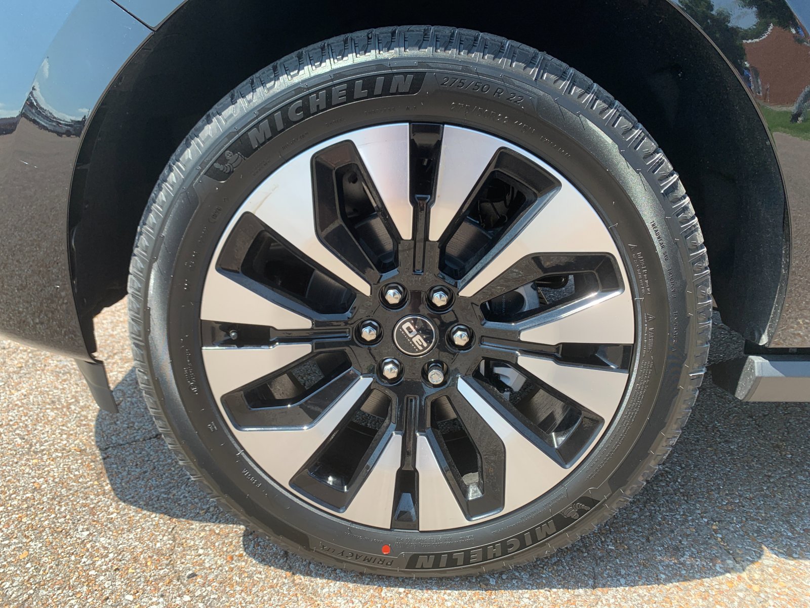 New 2027 Agate Black Metallic Ford Platinum image 28