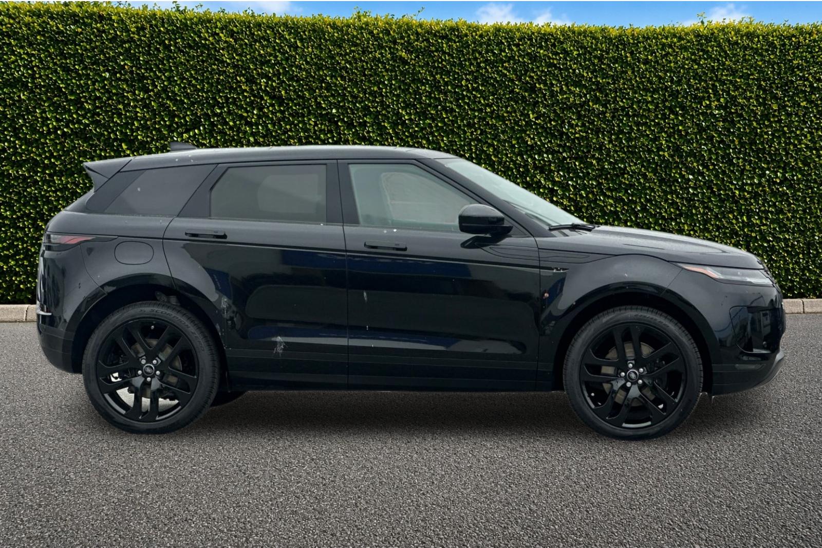 New 2026 Santorini Black Land Rover S image 7