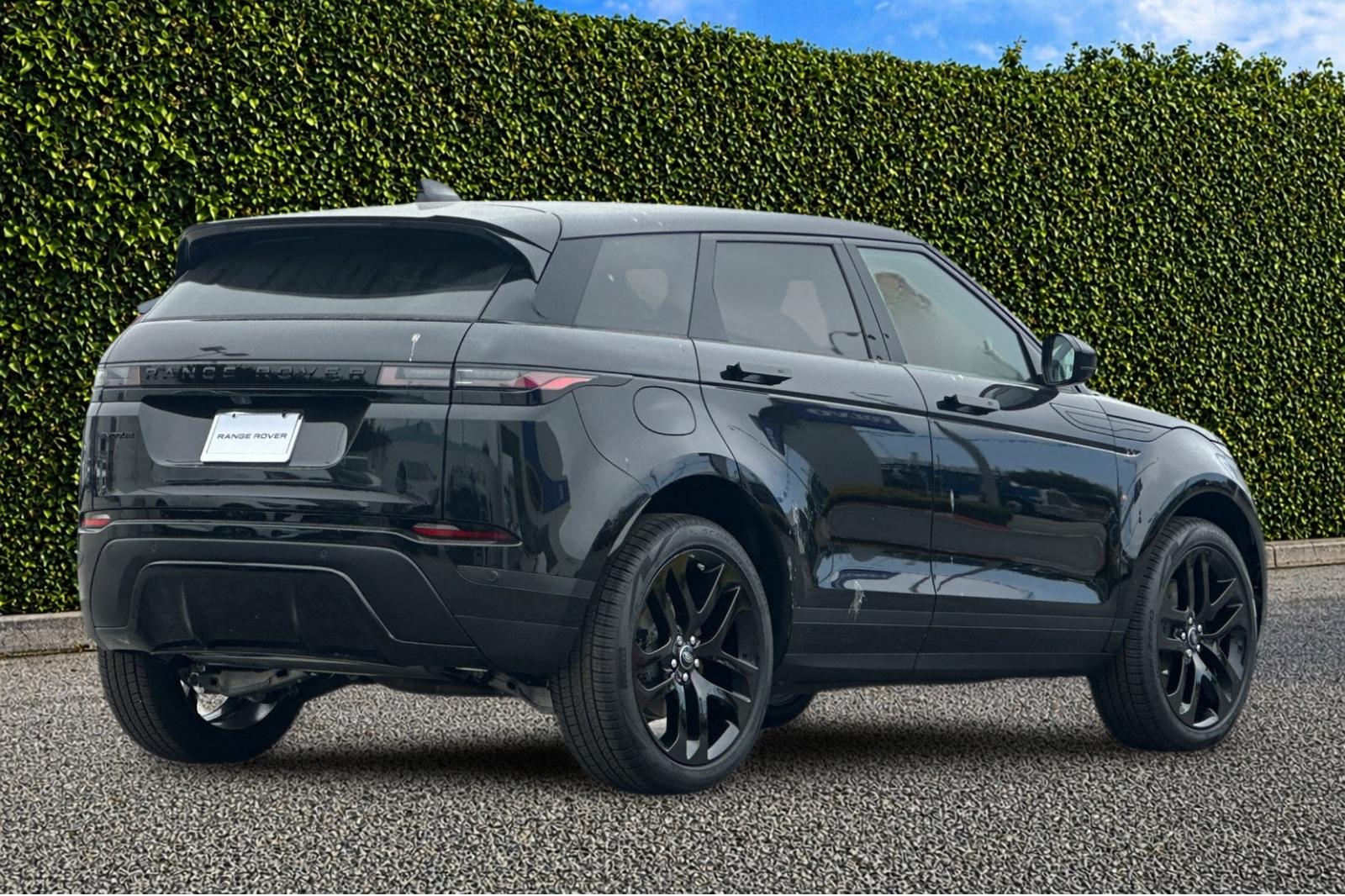 New 2026 Santorini Black Land Rover S image 6