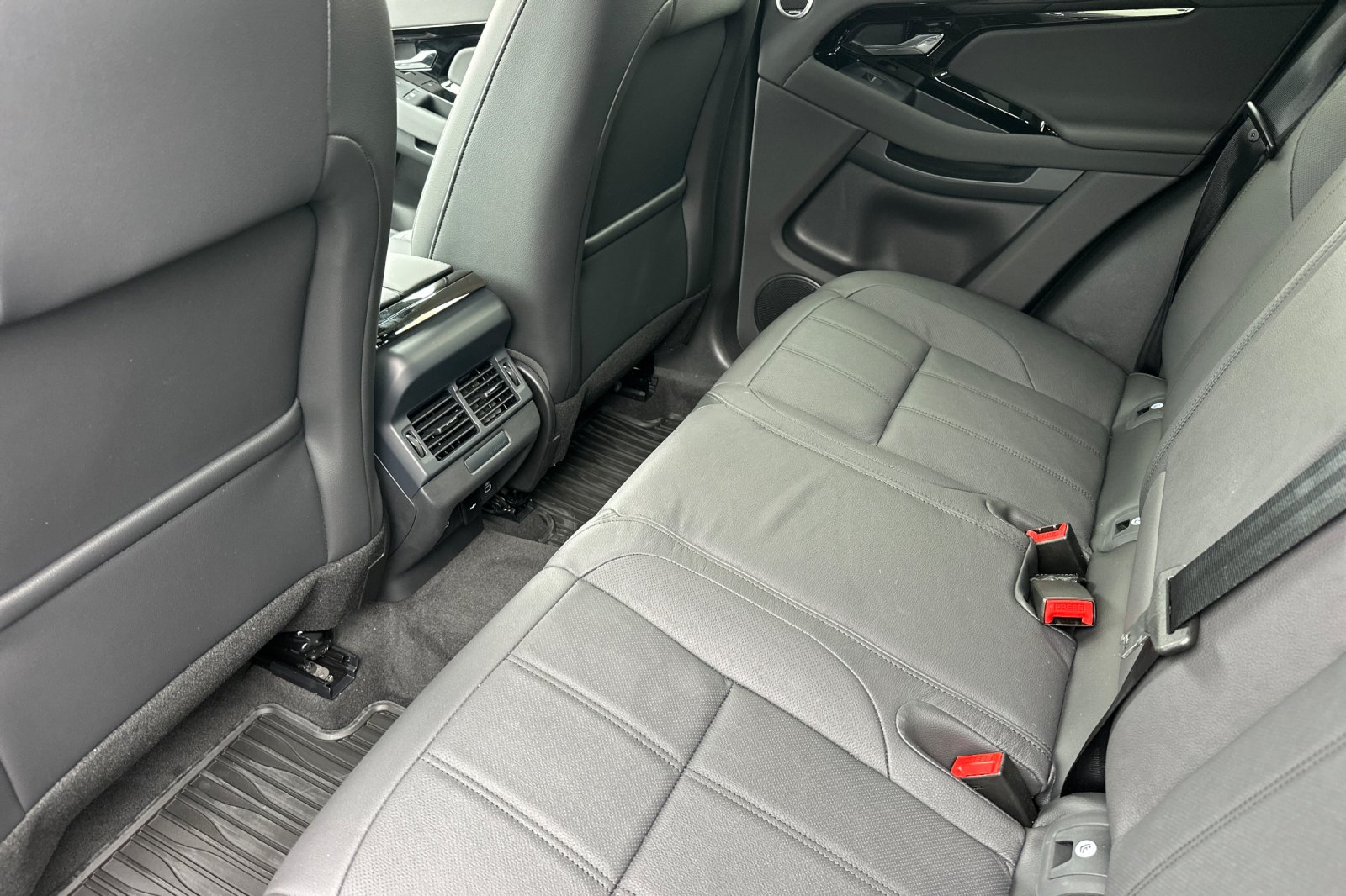 New 2026 Santorini Black Land Rover S image 12