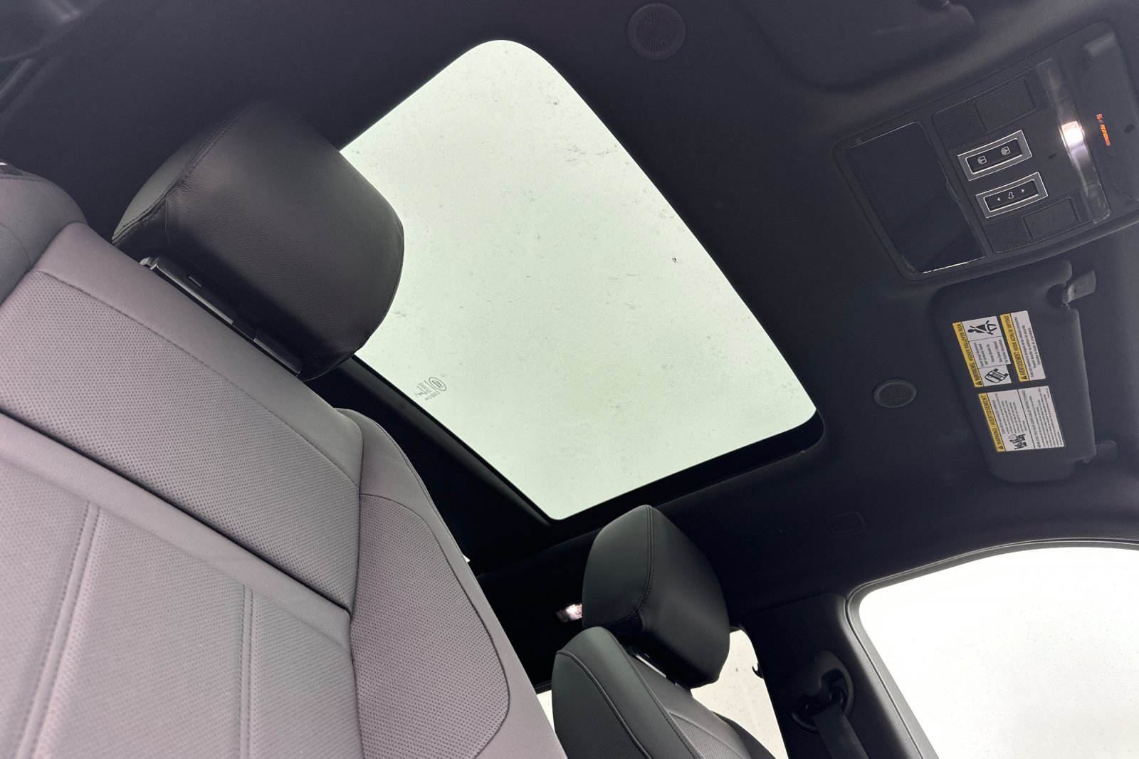 New 2026 Santorini Black Land Rover S image 17