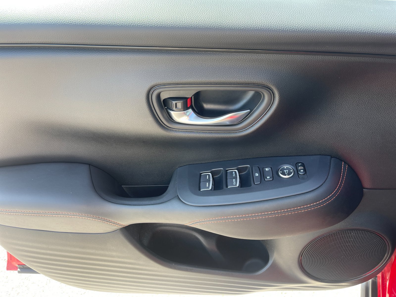 Used 2023  Honda Sport image 12