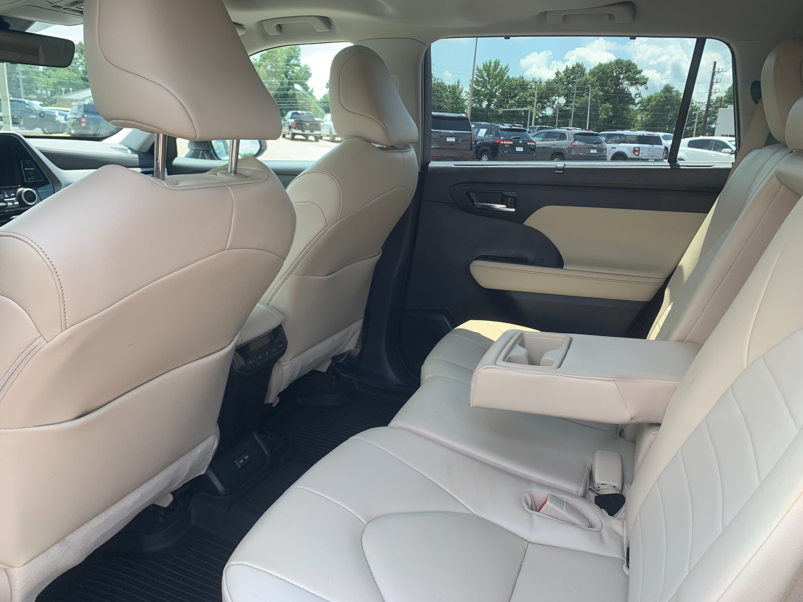 Used 2023 Beige Toyota XLE image 15