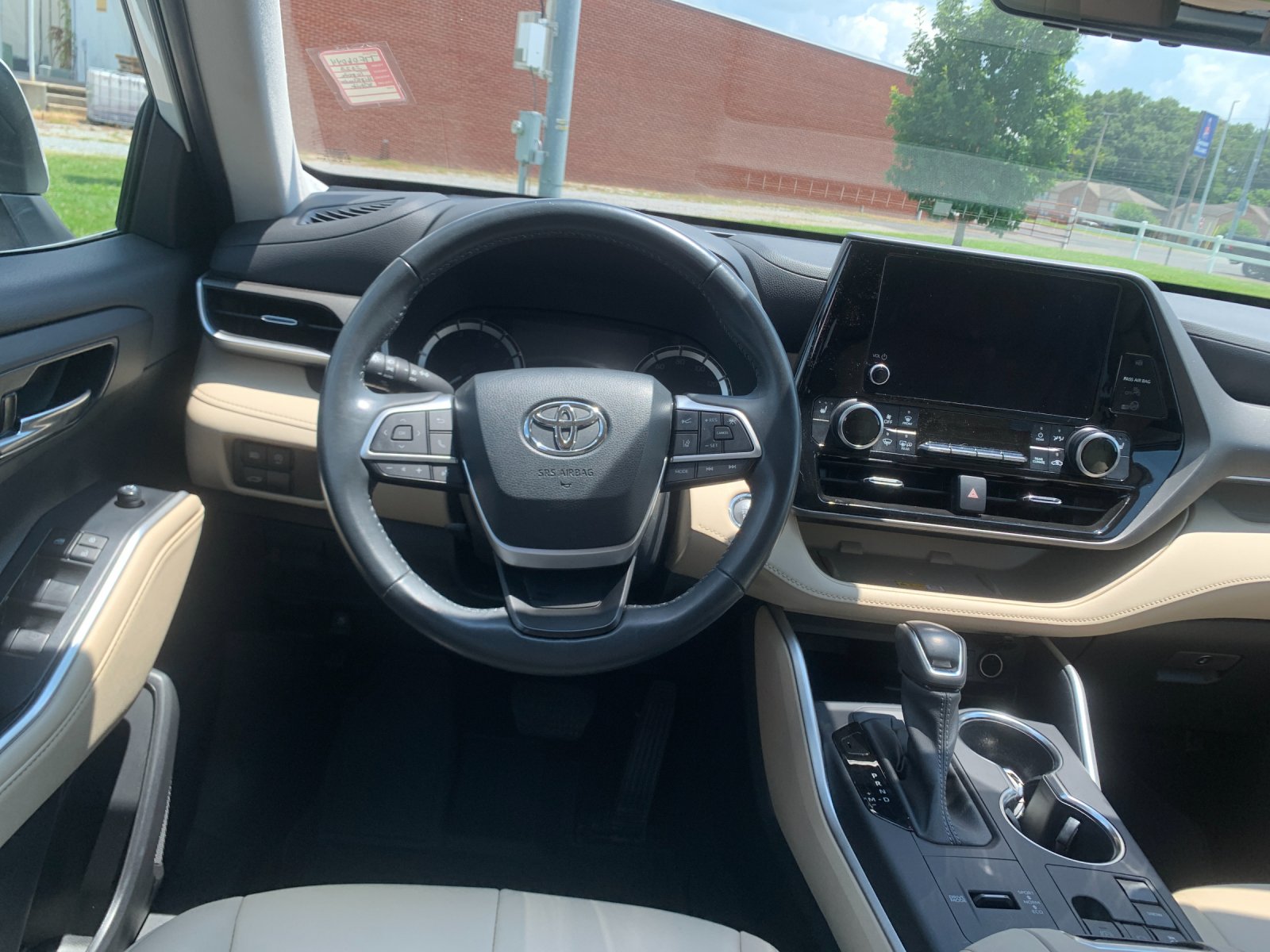 Used 2023 Beige Toyota XLE image 18