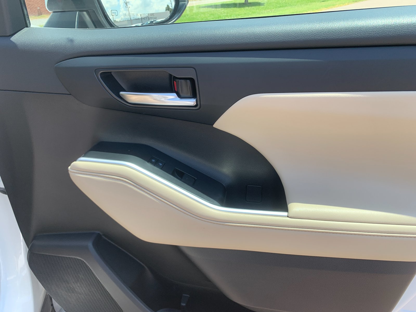 Used 2023 Beige Toyota XLE image 21