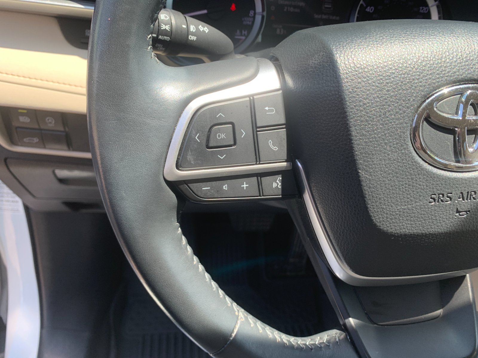 Used 2023 Beige Toyota XLE image 29