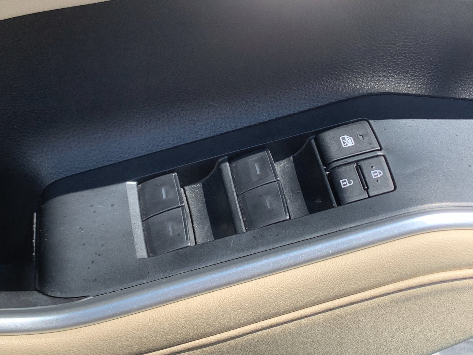 Used 2023 Beige Toyota XLE image 14