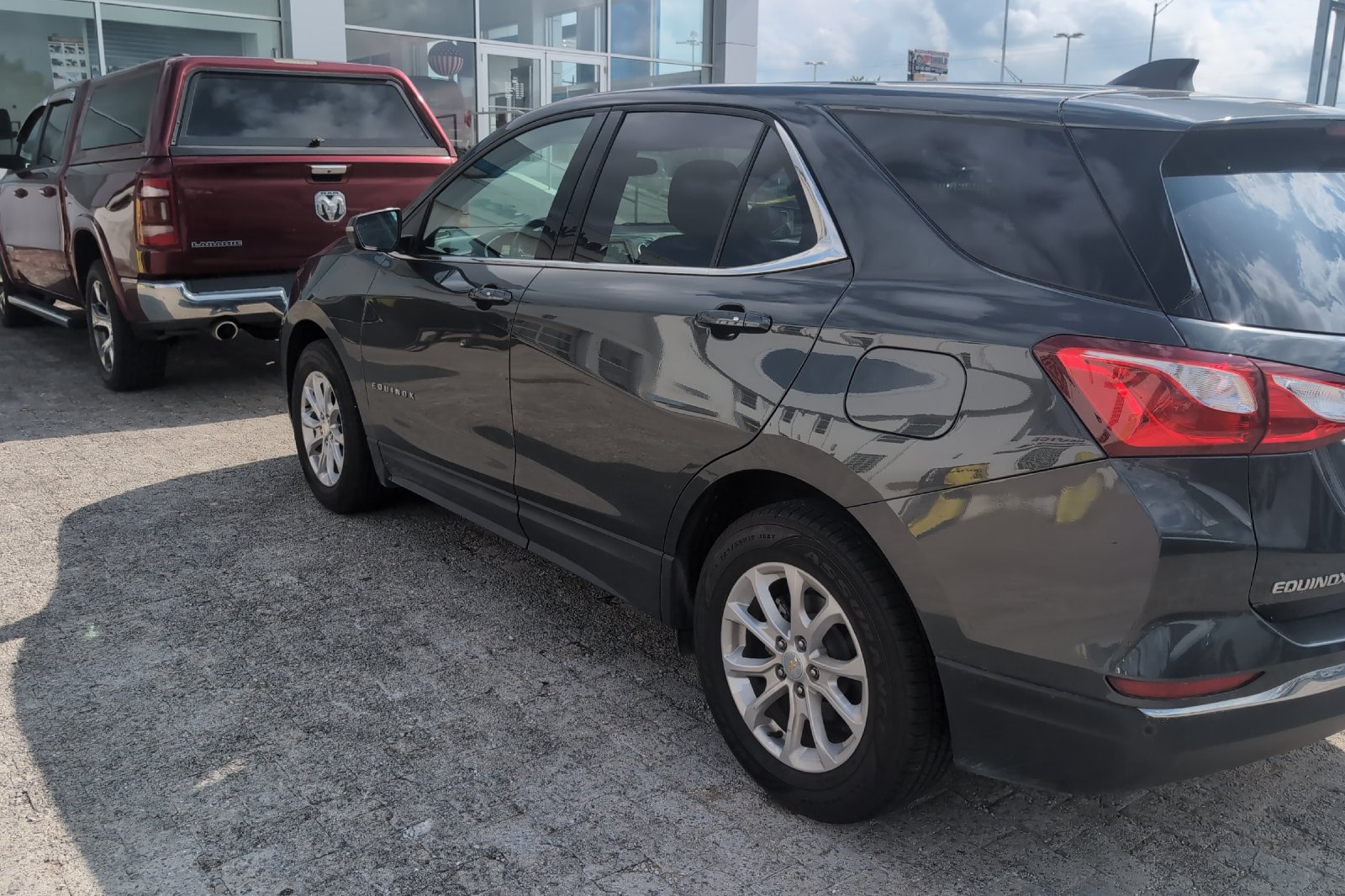 Used 2018 Gray Chevrolet LT image 9