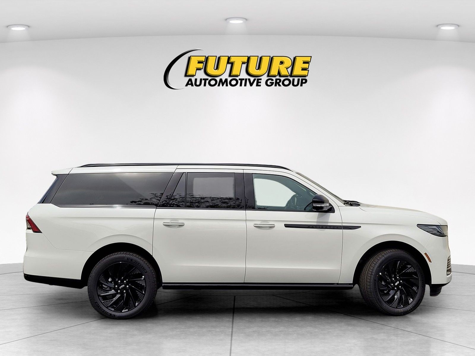 New 2026 Pristine White Metallic Tri-Coat Lincoln Reserve L image 8