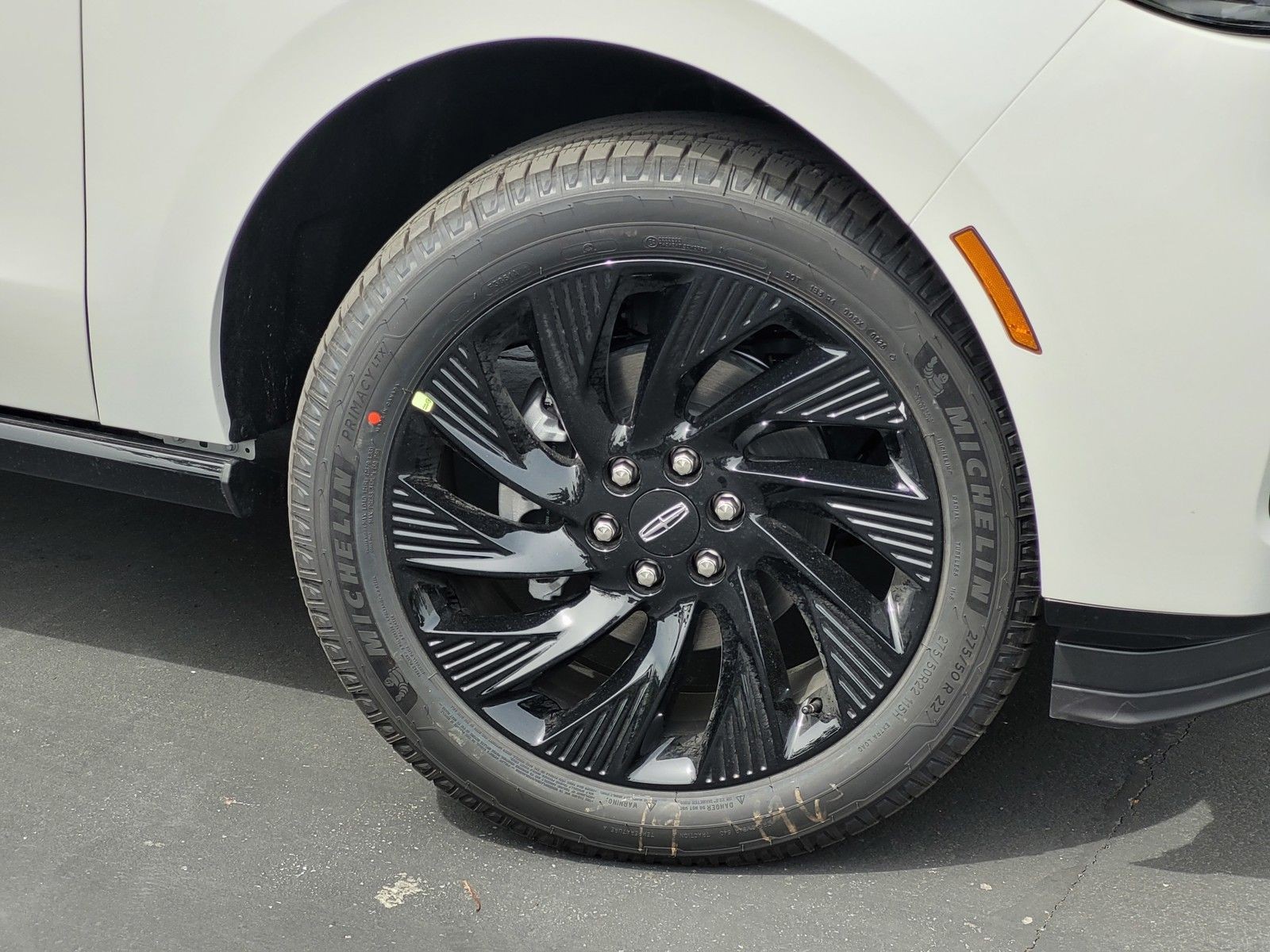 New 2026 Pristine White Metallic Tri-Coat Lincoln Reserve L image 9
