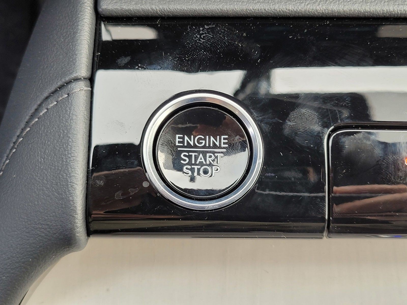 New 2026 Pristine White Metallic Tri-Coat Lincoln Reserve L image 23