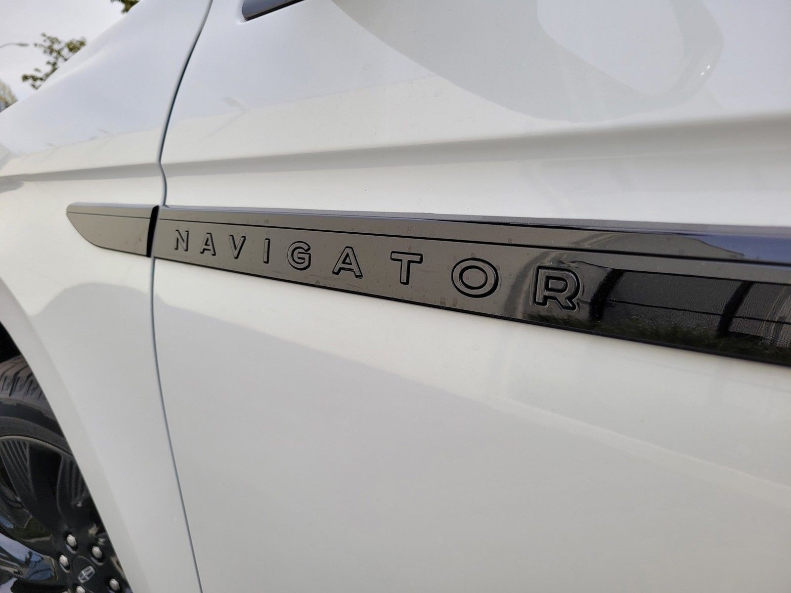 New 2026 Pristine White Metallic Tri-Coat Lincoln Reserve L image 24