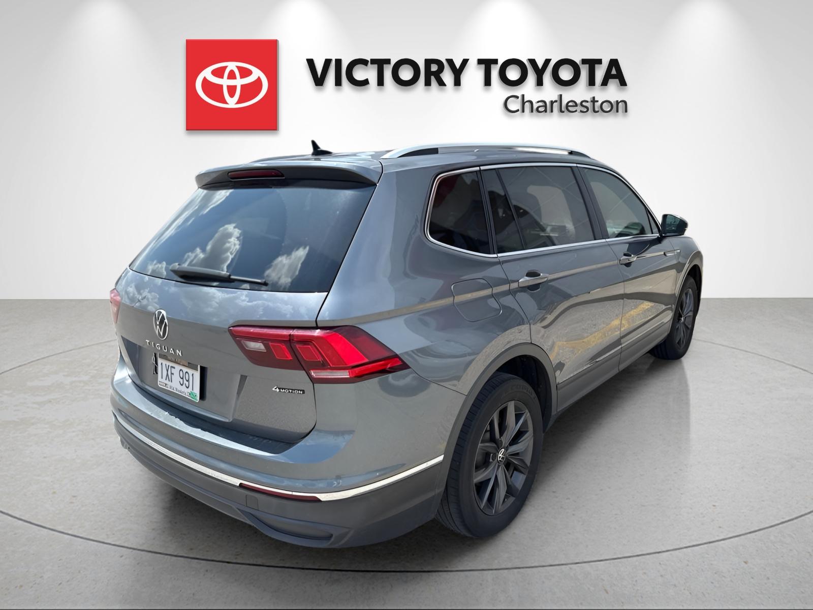 Used 2022  Volkswagen 2.0T SE image 4