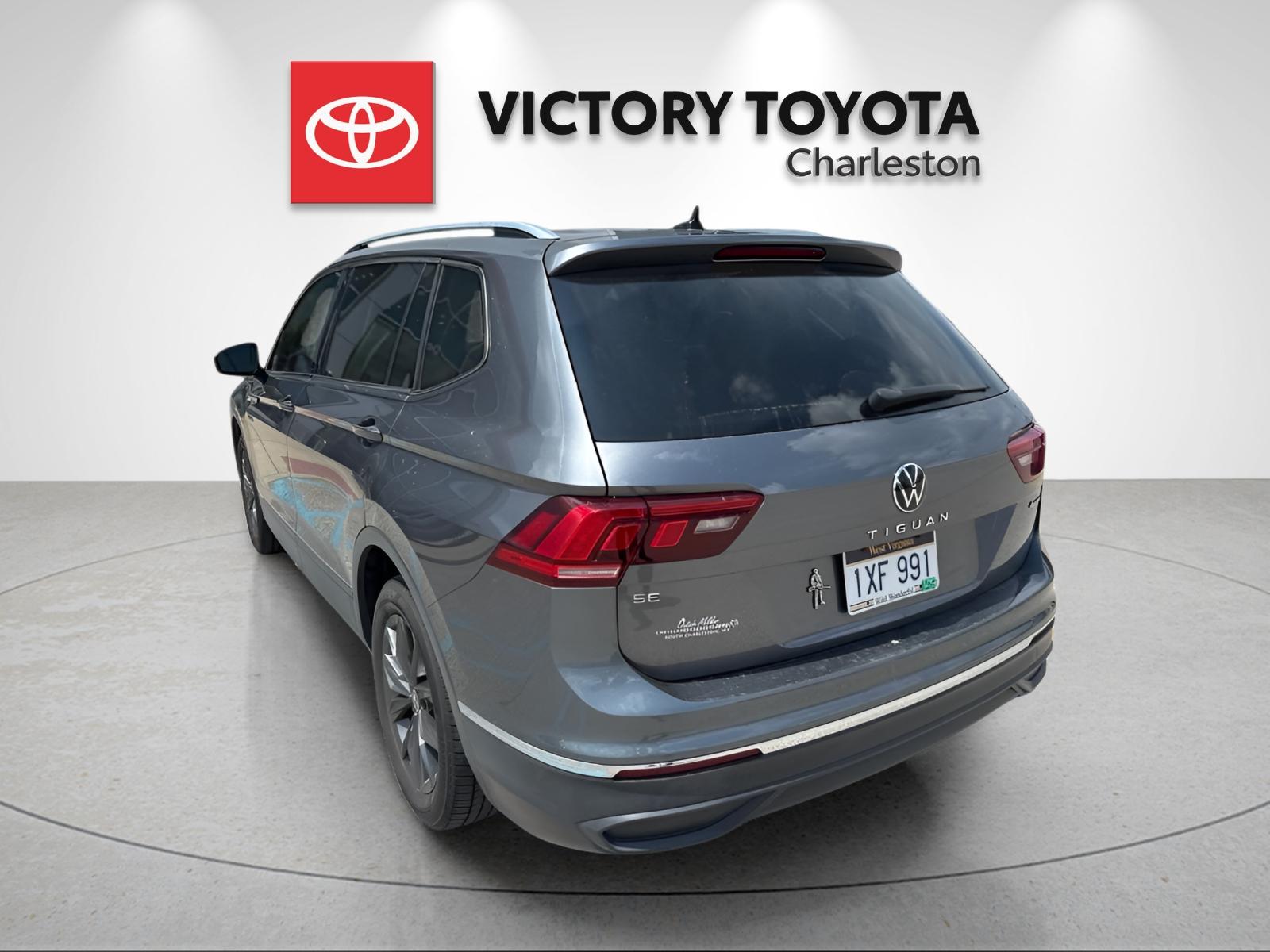 Used 2022  Volkswagen 2.0T SE image 5