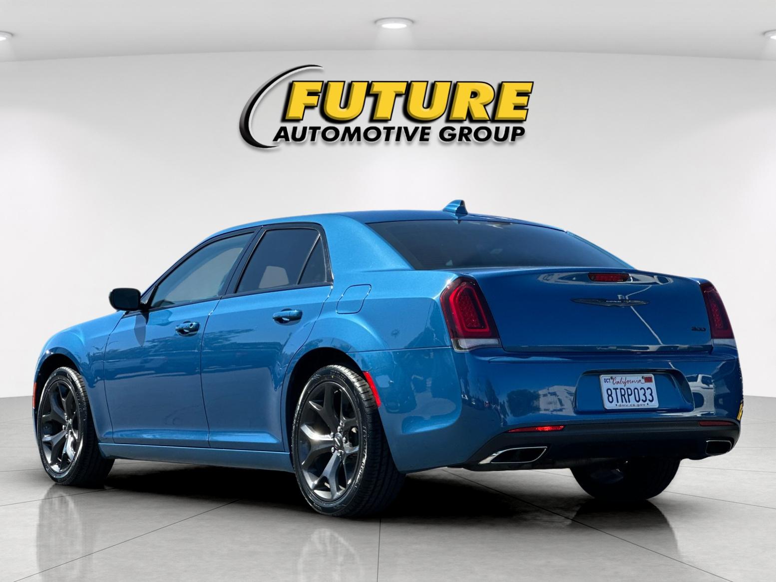 Used 2020 Blue Chrysler Touring image 5